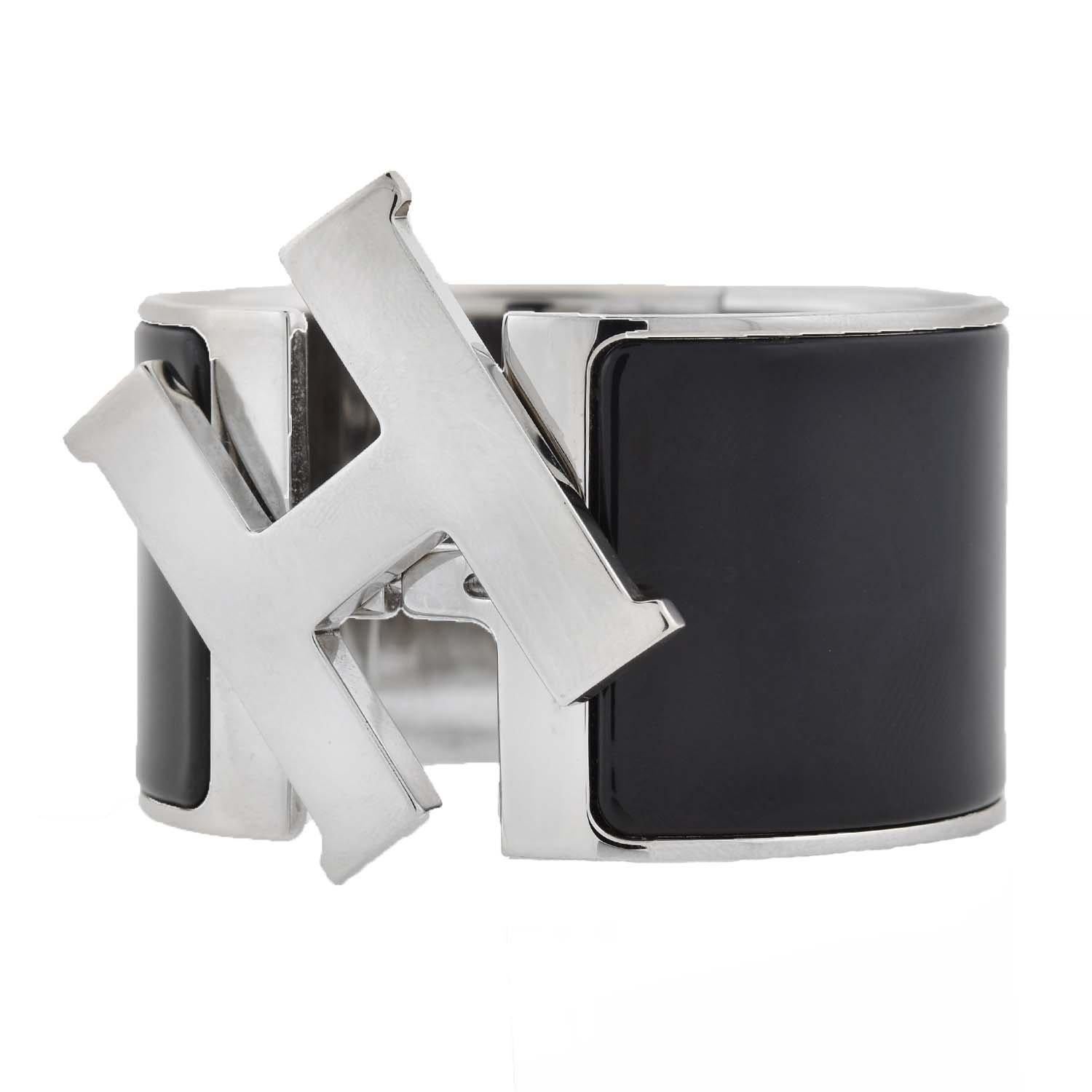 A stylish and beautiful Estate bangle from legendary designer Hermés! Known as the 