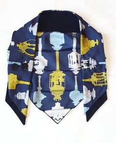 Hermès convertible Collar in Scarf and Hood Merveilleuses Lanternes Petit h