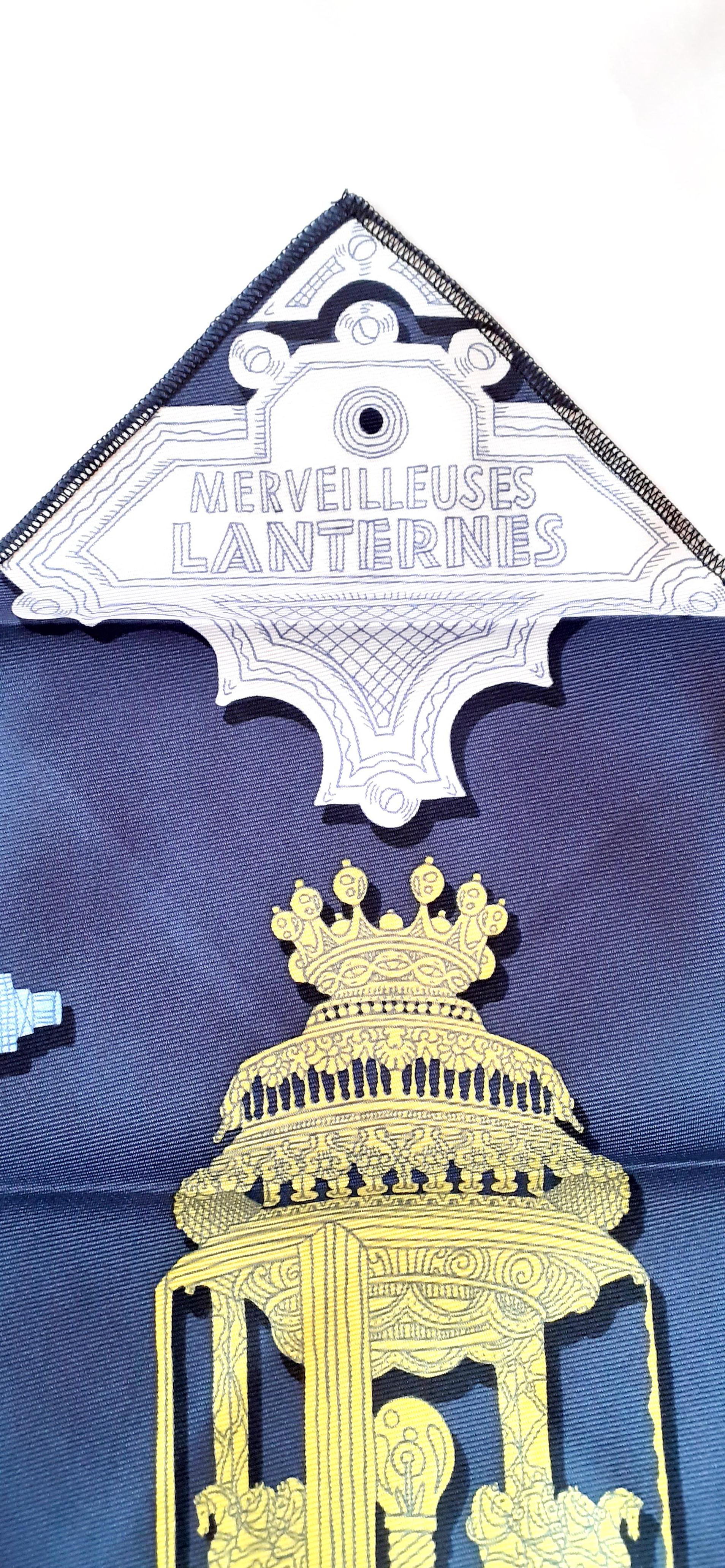 Hermès - Collier convertible en écharpe et à capuche Merveilleuses - Lanternes Petit H en vente 3