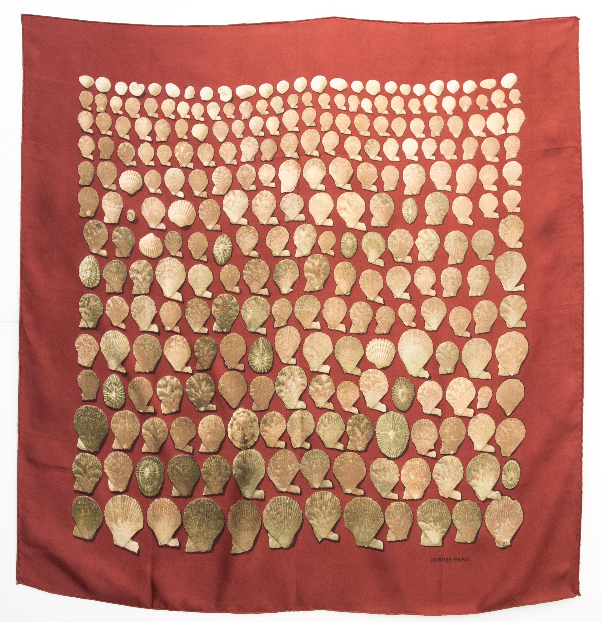 Pañuelo de seda Hermes Coquilles by Robert Delpire en venta 2