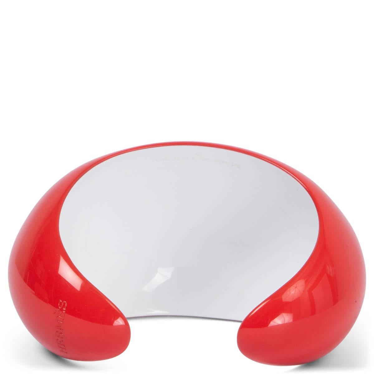 HERMES - Bracelet manchette en bois BOIS LAQUE rouge corail & blanc Excellent état à Zürich, CH