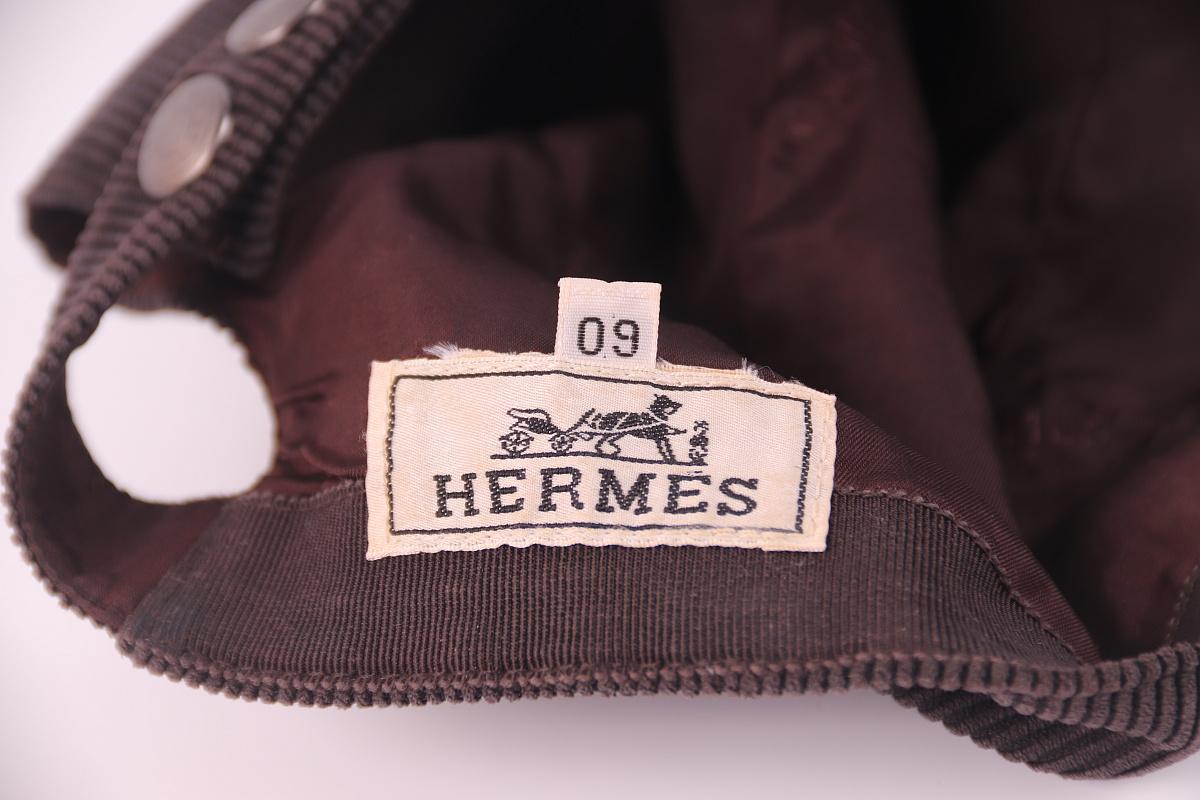 CAP di Hermes in velluto a coste in vendita 4