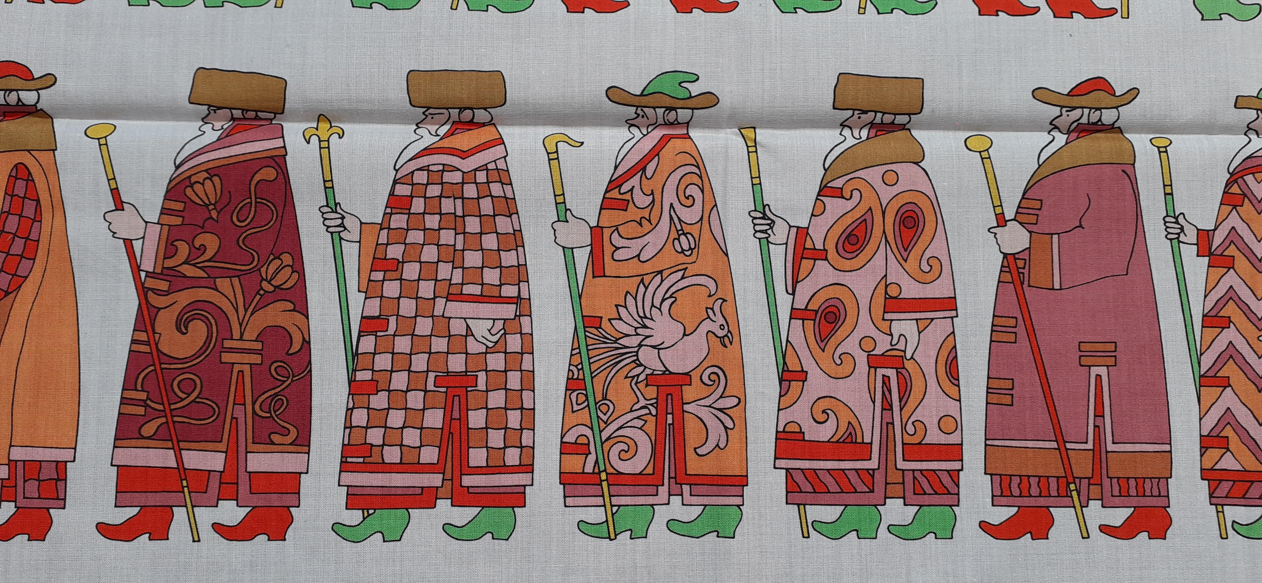 Hermès Cotton Scarf Parade A Moscou White Red 67 cm RARE 2