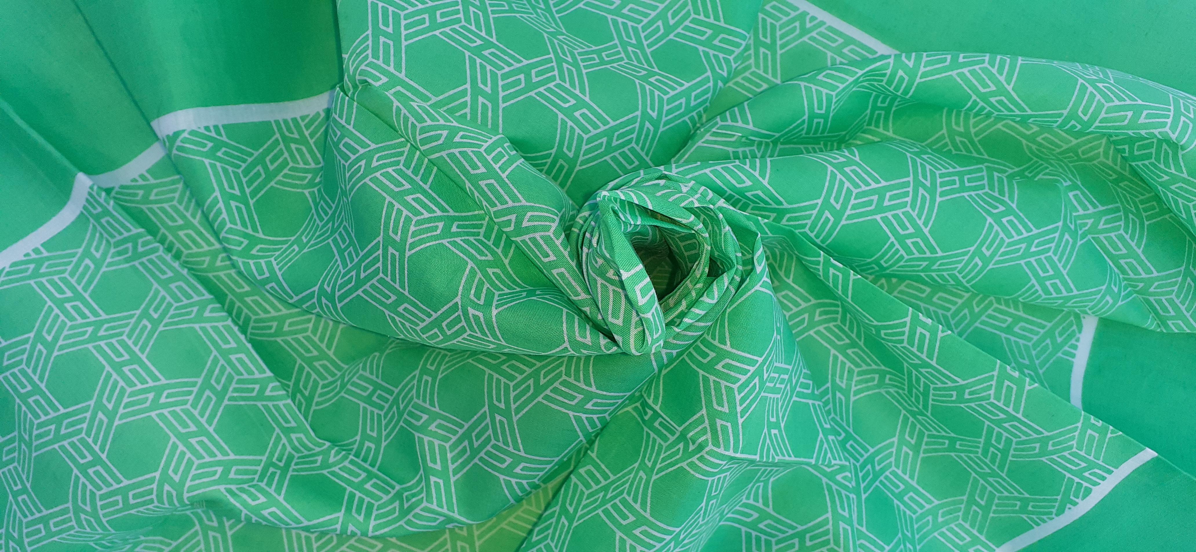 Women's or Men's Hermès Cotton Scarf SO H Pattern Origny Green White 83 cm