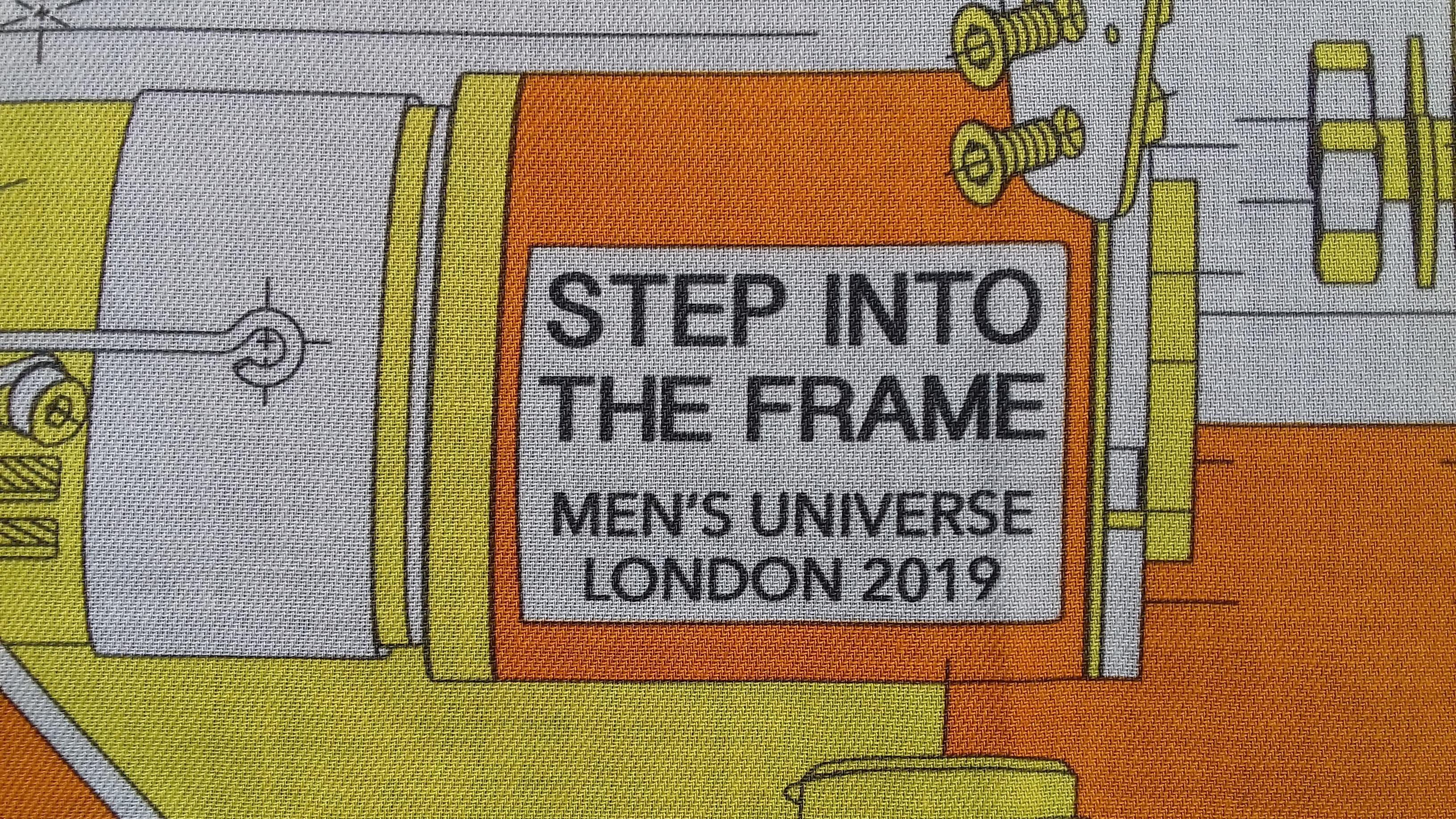 Hermès Baumwollschal Step into the Frame Men's Universe 2019 Gelb Orange 65 cm (Braun)