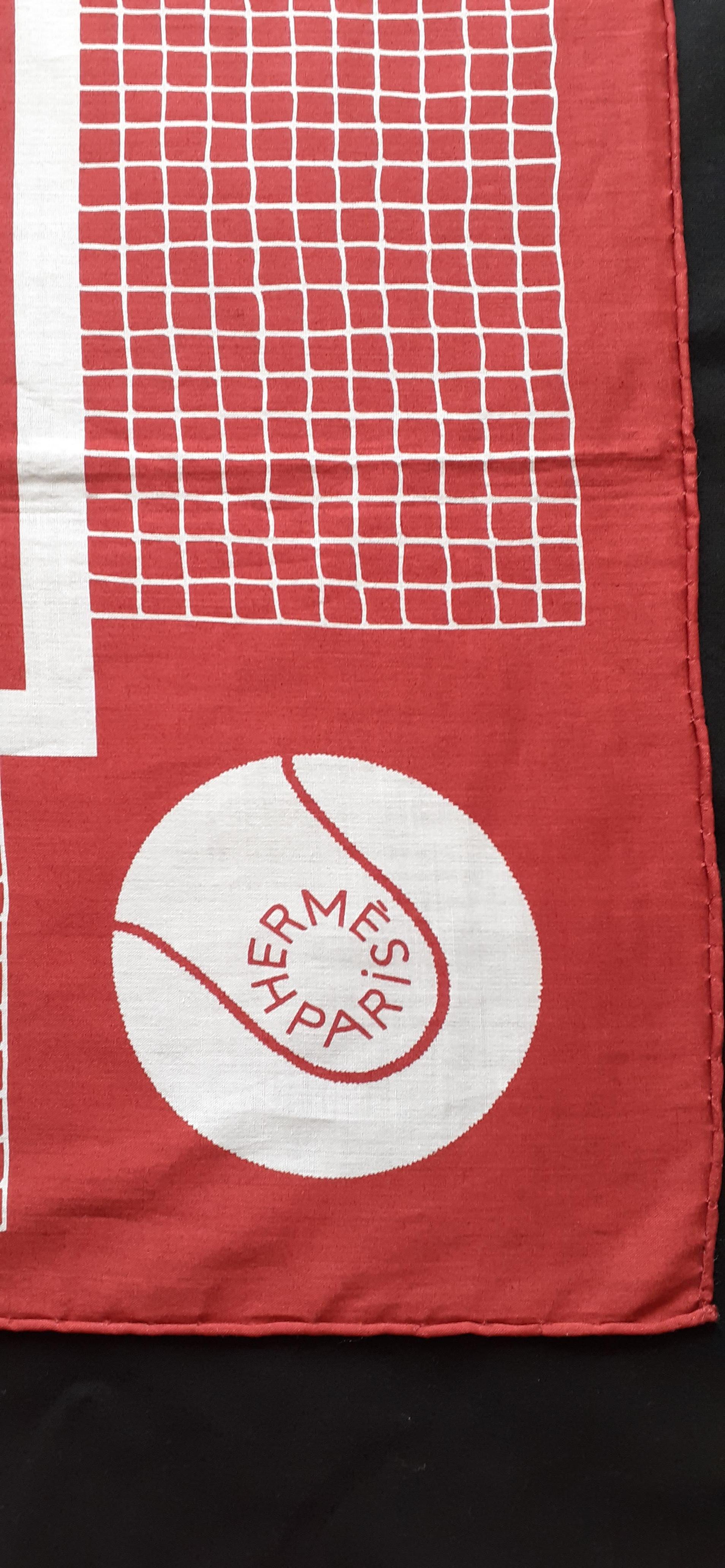 Hermès Baumwollschal Tennis Henry d'Origny Rot Weiß 29 Zoll (Pink)