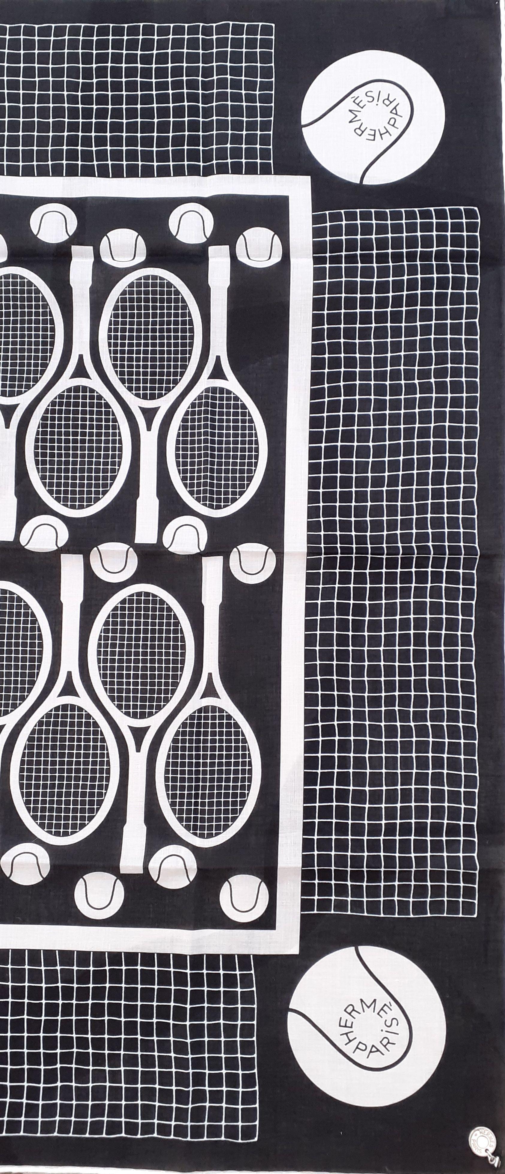 Écharpe en voile de coton Hermès avec charme Tennis H. Origny Noir 67 cm 1