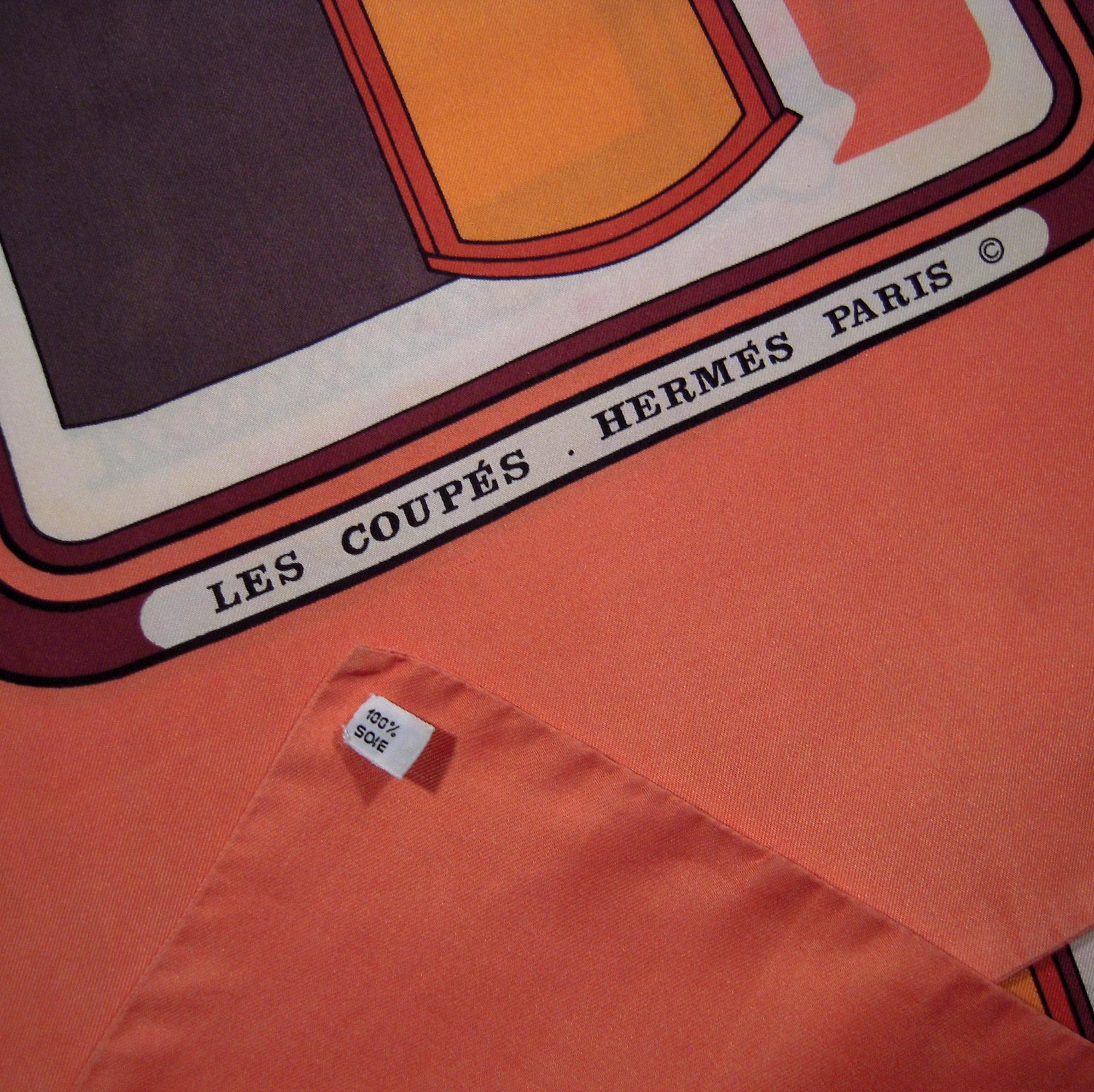 Hermes Coupés Scialle di seta doppio 172x34cm Salmone 1970 RARO VINTAGE In condizioni ottime in vendita a Ottawa, CA