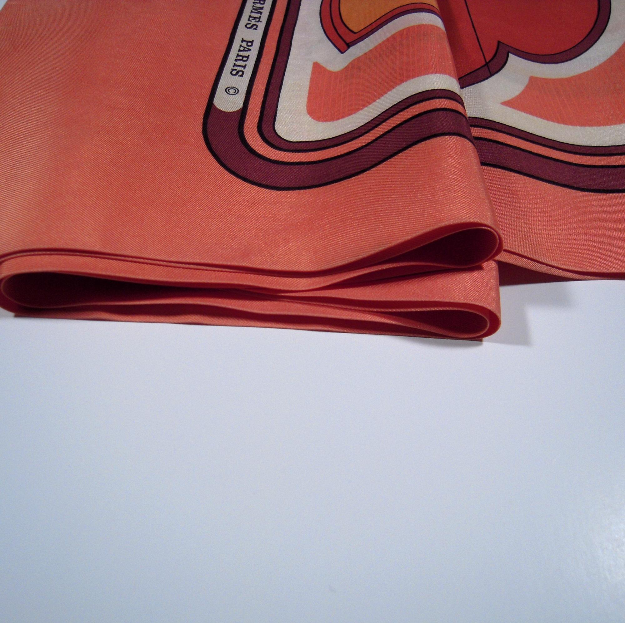 Hermes Coupés Scialle di seta doppio 172x34cm Salmone 1970 RARO VINTAGE in vendita 3