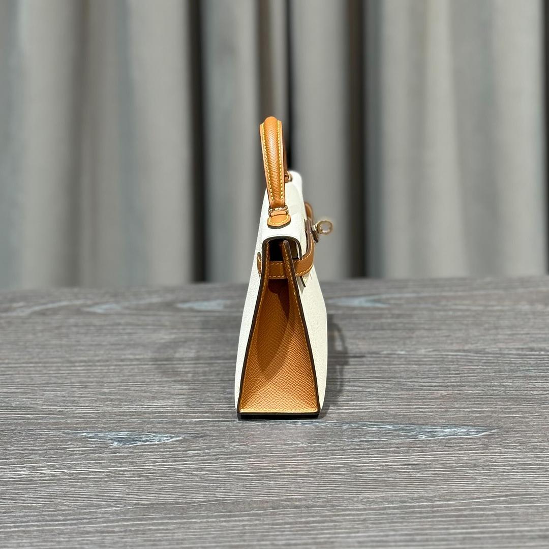 Women's or Men's Hermès Craie Gold Mini Kelly 20 Special Order Gold Hardware For Sale