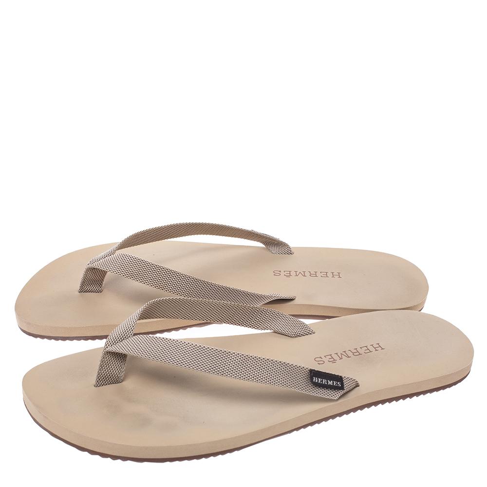 Hermes Cream/Brown Technical Fabric Isolella Flip Flop Sandals Size 42 In Good Condition In Dubai, Al Qouz 2