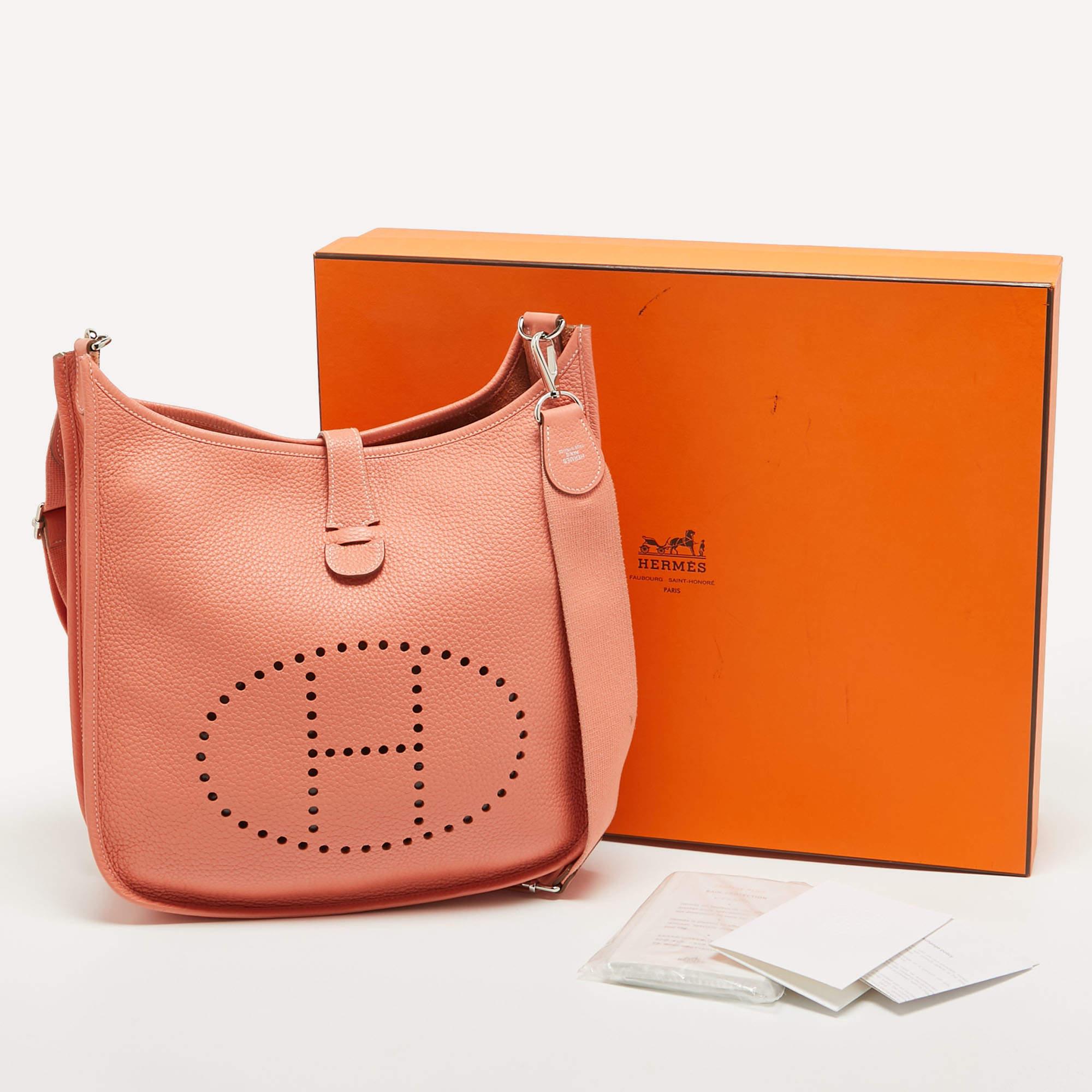 Hermès Crevette Taurillon Clemence Leather Evelyne III GM Bag In Good Condition In Dubai, Al Qouz 2