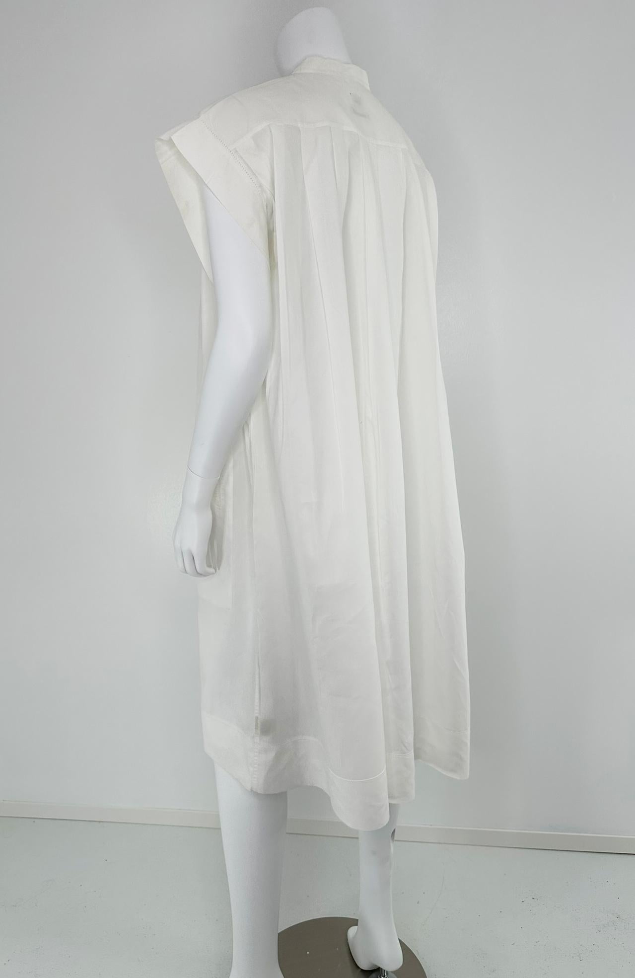 Hermes Crisp Sheer Weiß Baumwolle Kurze Ärmel Plissee-Schlappe Front Kleid 42 im Angebot 5