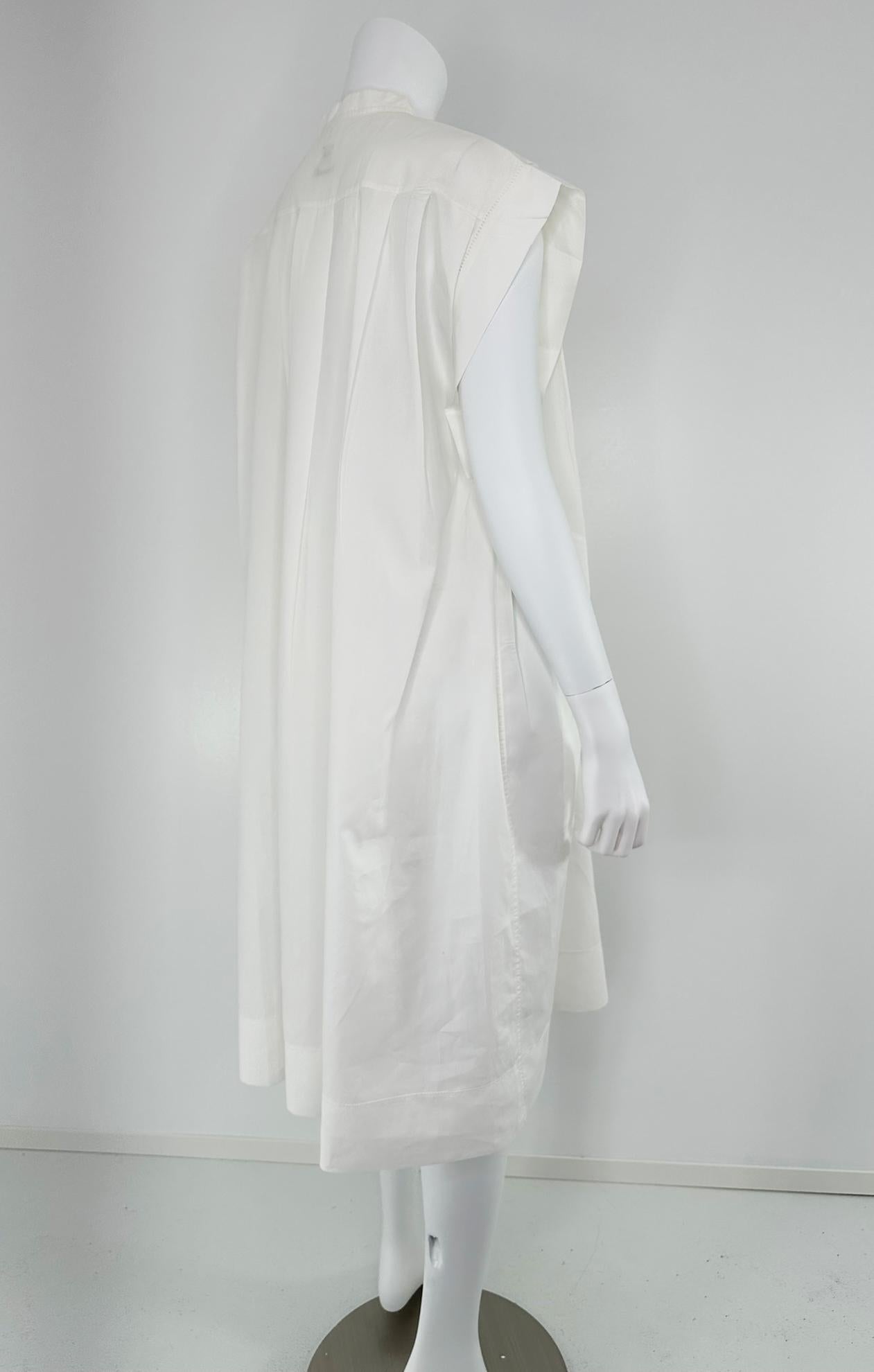 Hermes Crisp Sheer Weiß Baumwolle Kurze Ärmel Plissee-Schlappe Front Kleid 42 Damen im Angebot