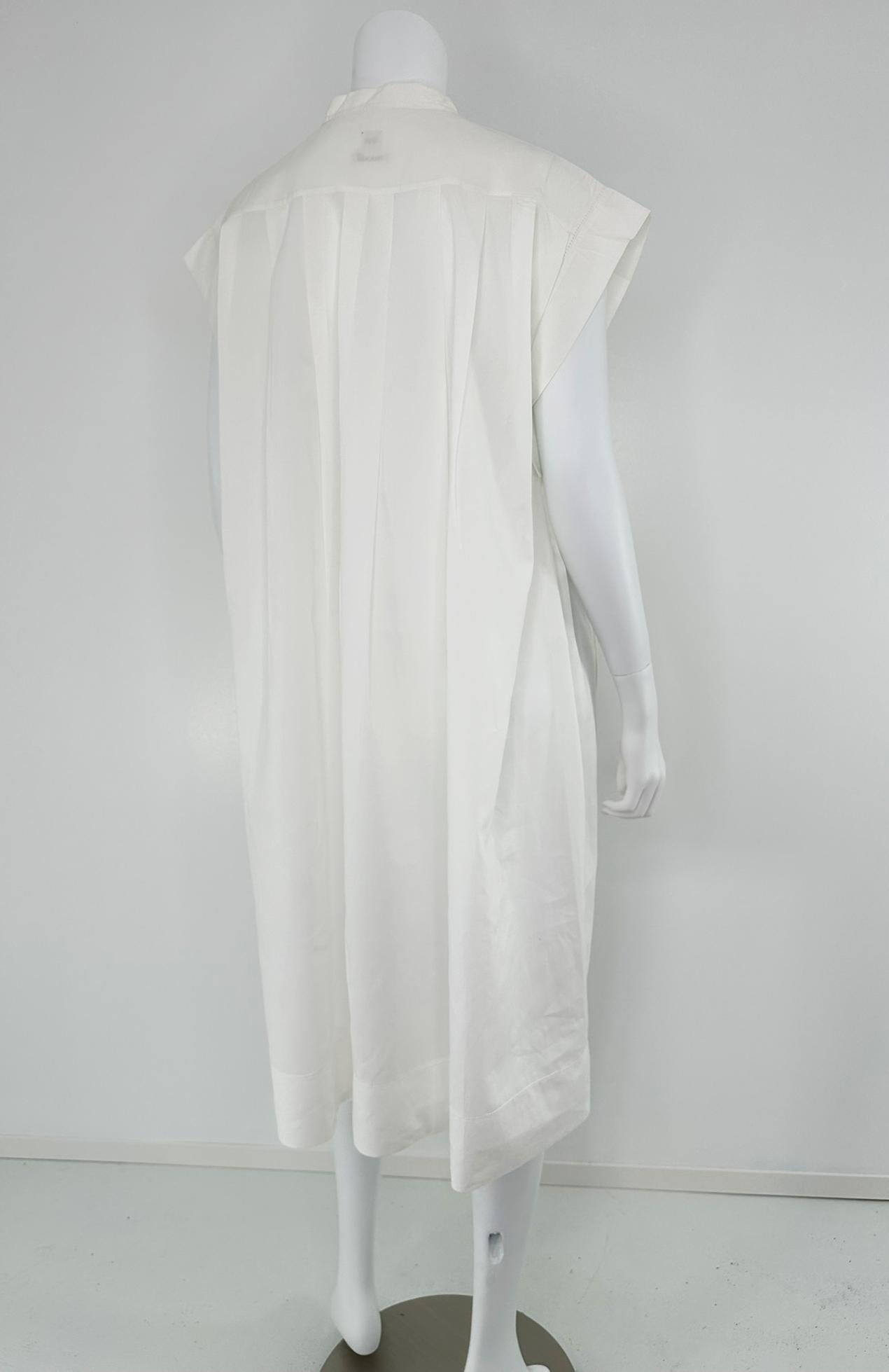 Hermes Crisp Sheer Weiß Baumwolle Kurze Ärmel Plissee-Schlappe Front Kleid 42 im Angebot 1