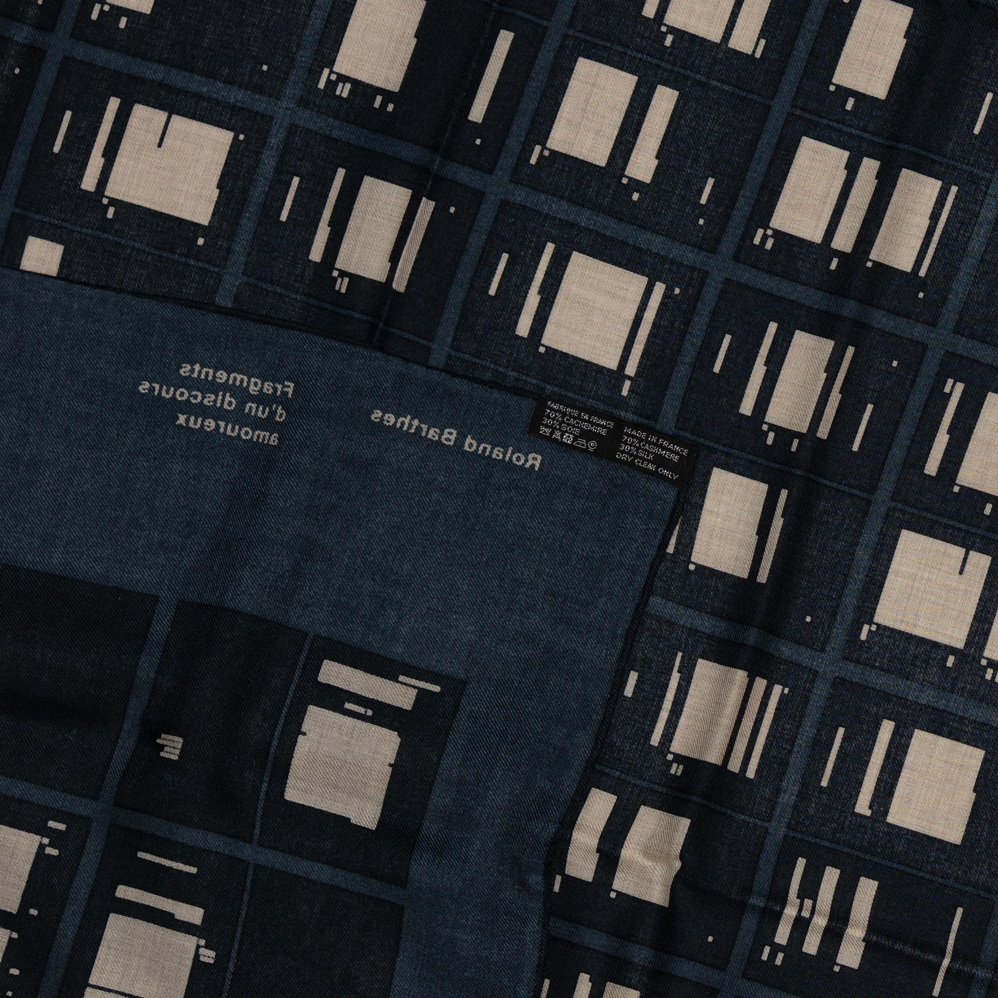 Hermes CS140 Fragments d'un discours amoureux Roland Barthes Gris oscuro Azul Nuevo en Nuevo estado para la venta en Ottawa, CA