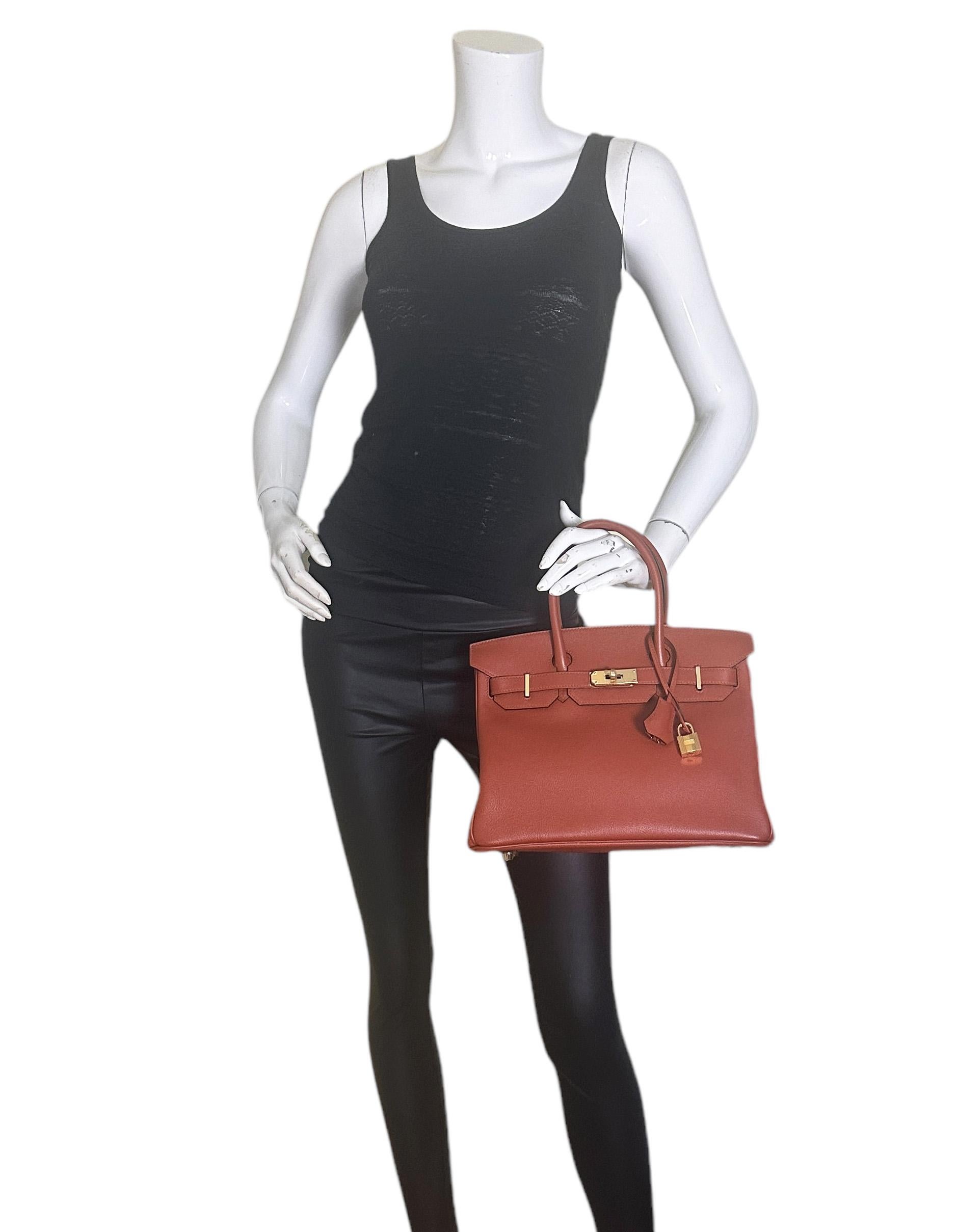 Bolso Birkin Hermes Cuivre Novillo de piel de 30 cm con herrajes dorados

Fabricado en: Francia
Año de producción: 2019
Color: Cuivre
Herrajes: Herrajes dorados
Materiales: Piel de novillo
Forro: Cuero Chevre
Cierre/Apertura: Cierre de tira de cuero