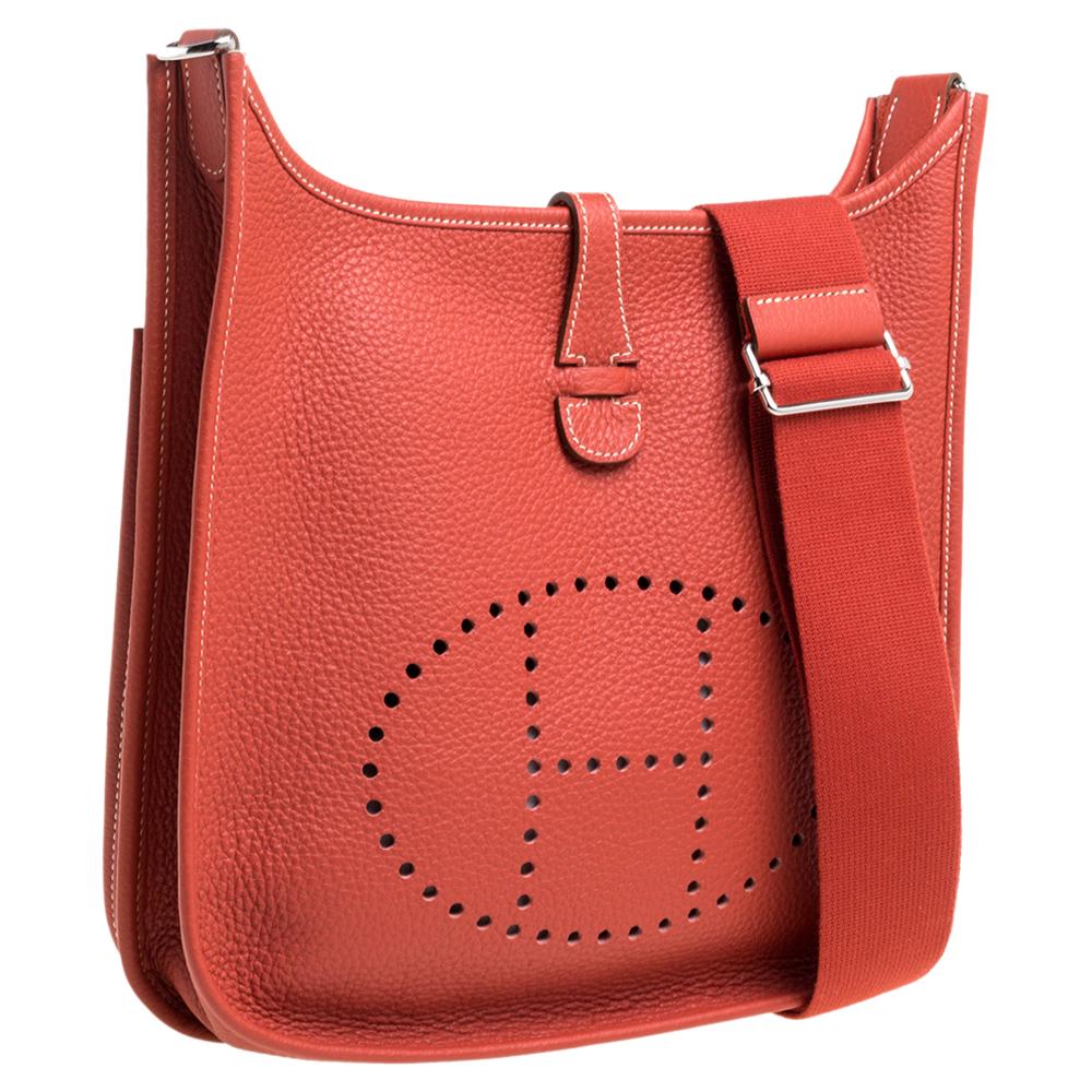 Hermes Cuivre Togo Leather Evelyne III PM Bag In Excellent Condition In Dubai, Al Qouz 2