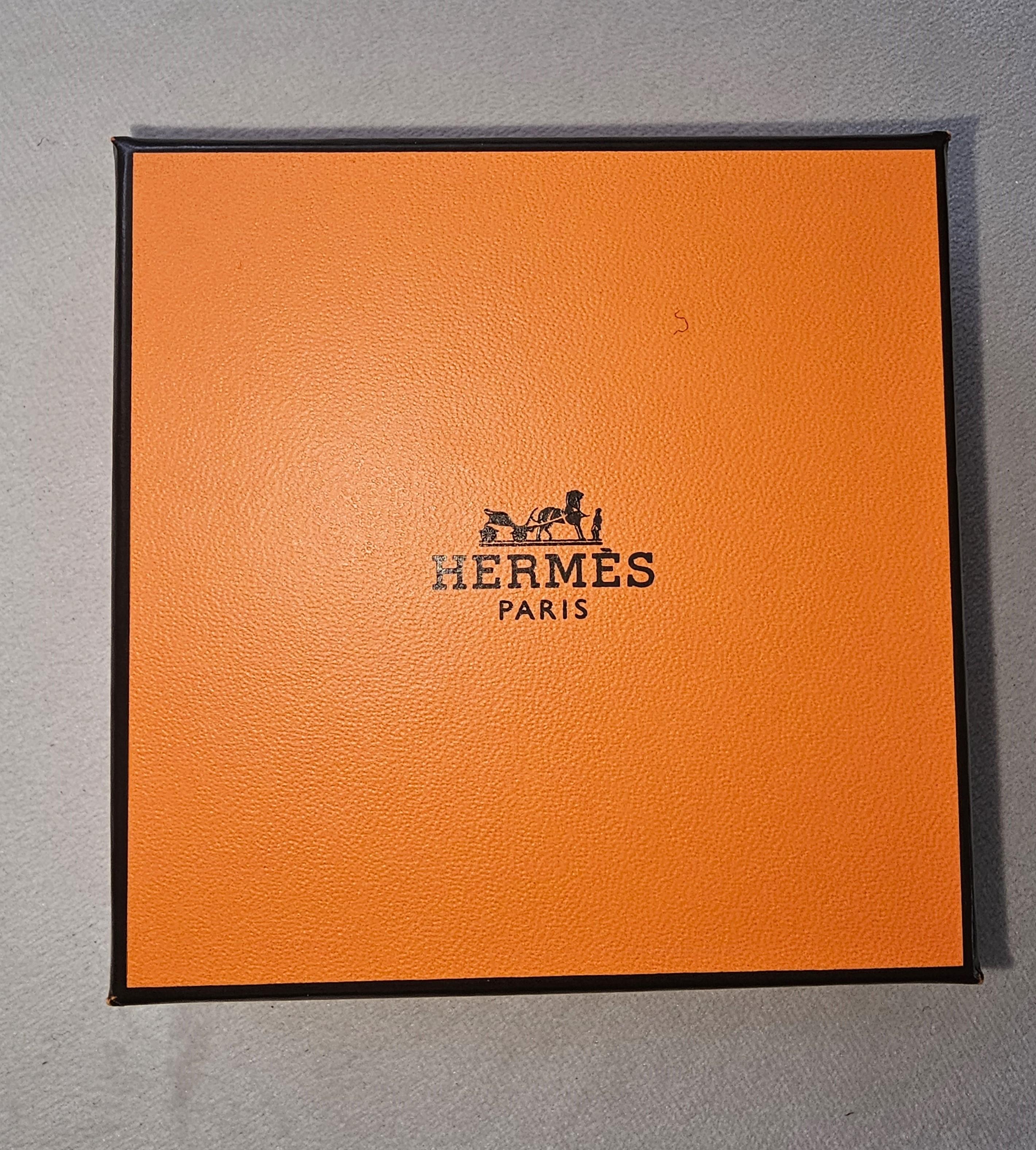 Hermès Curiosite Permabrass Kelly Bag Ciondolo o Charm Laque in vendita 6