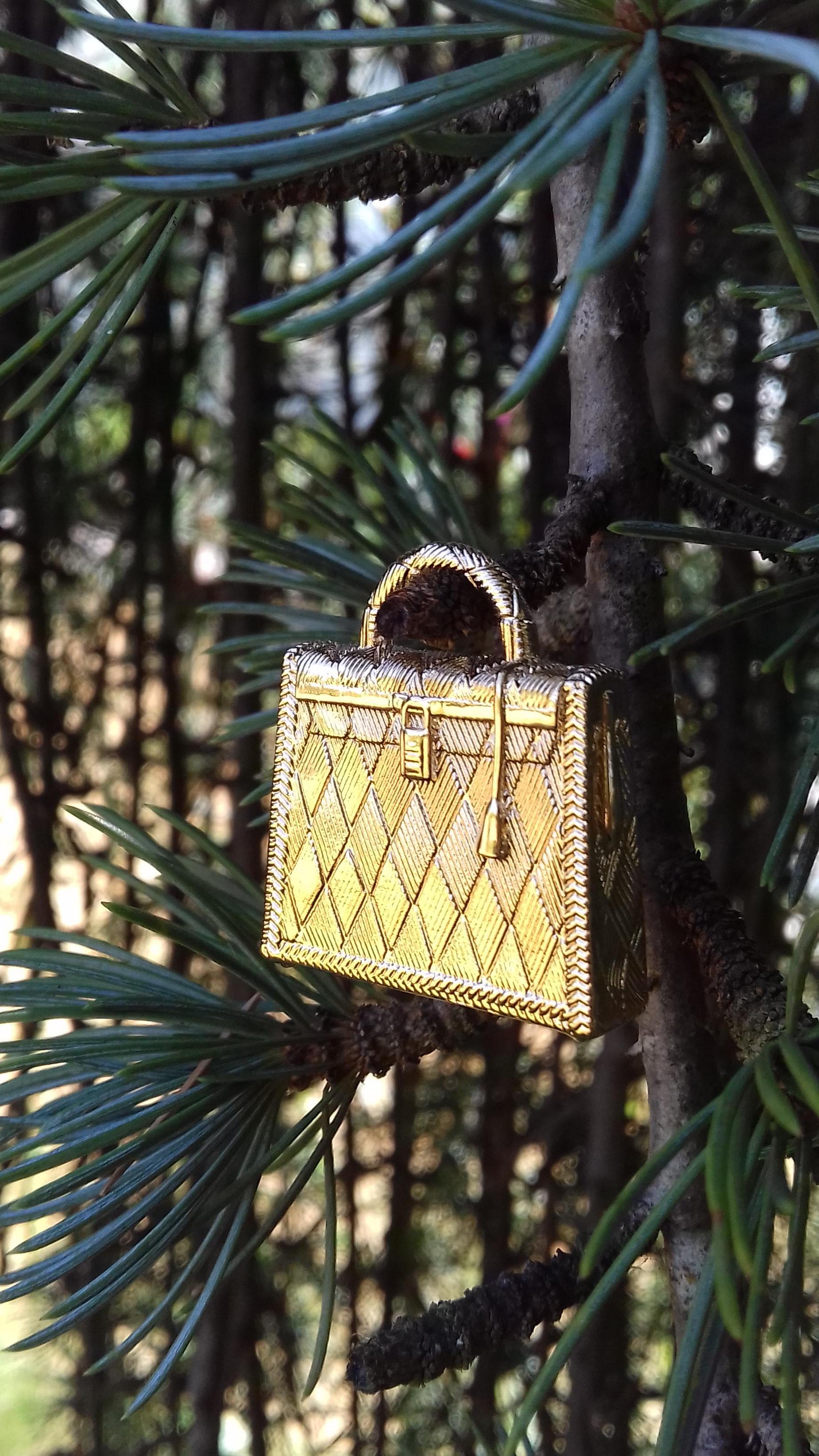 Hermès Curiosity Kelly Bag Pendant Charm Permabrass Metal 2