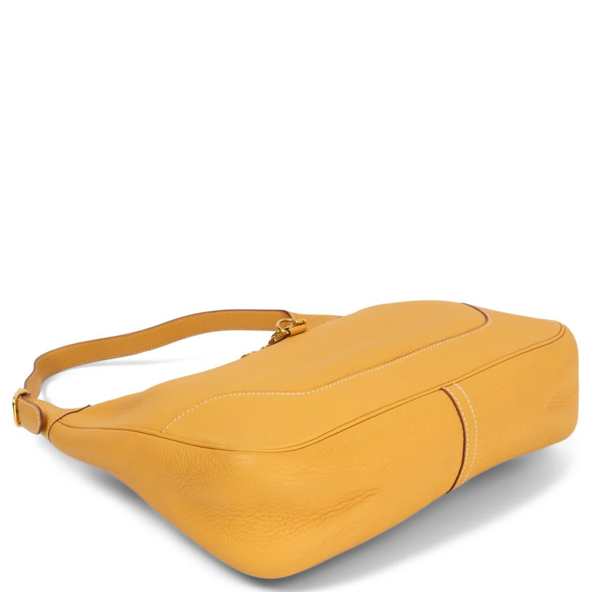 HERMES Curry yellow Clemence leather TRIM 31 M Hobo Bag Gold In Fair Condition For Sale In Zürich, CH