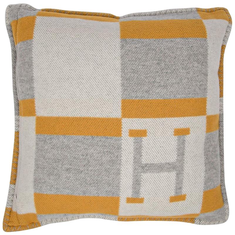 Hermes Cushion Avalon Bayadere PM Throw Pillow Jaune / Gris Claire