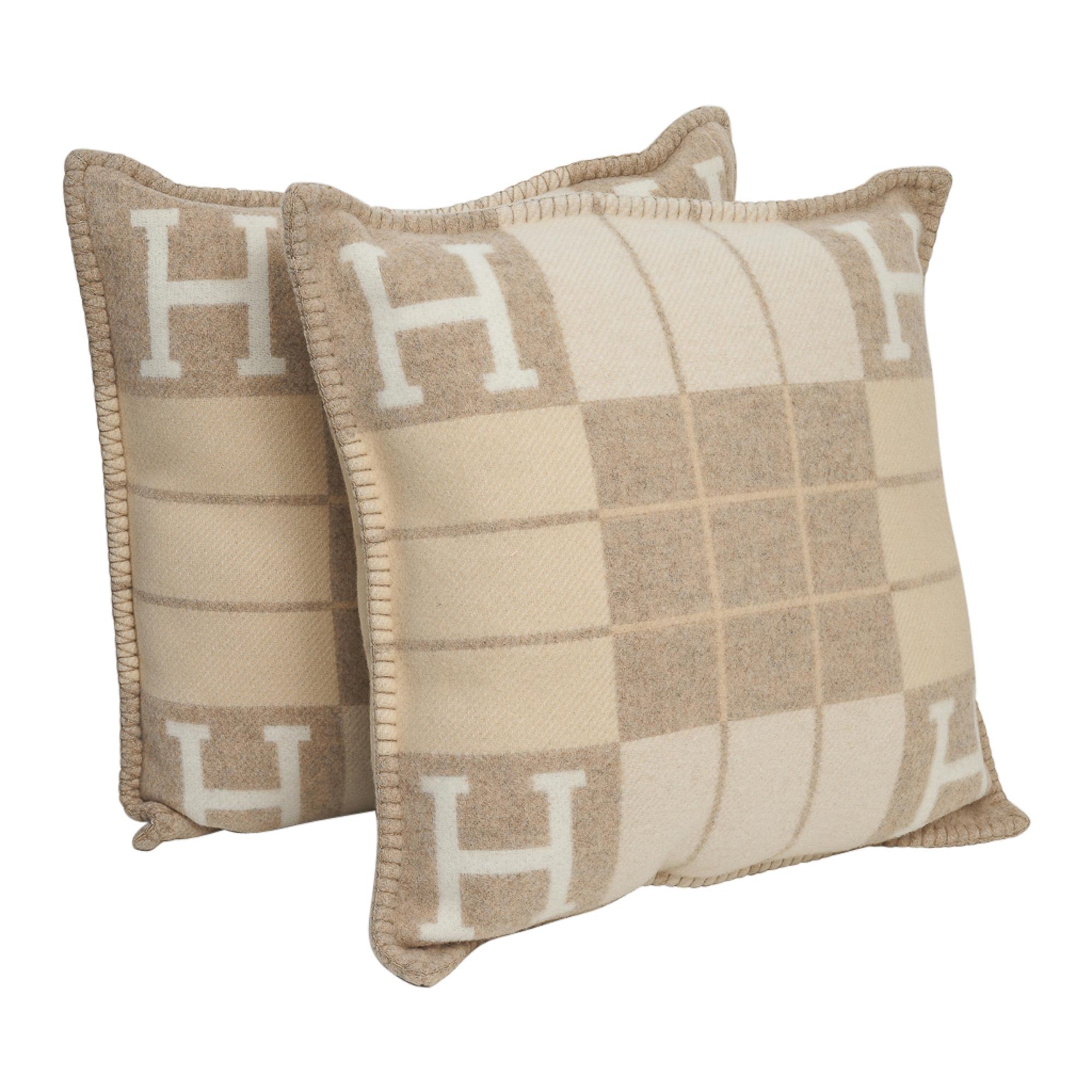 Hermes Cushion Avalon III PM H Coco and Camomille Throw Pillow Set of Two In New Condition In Miami, FL
