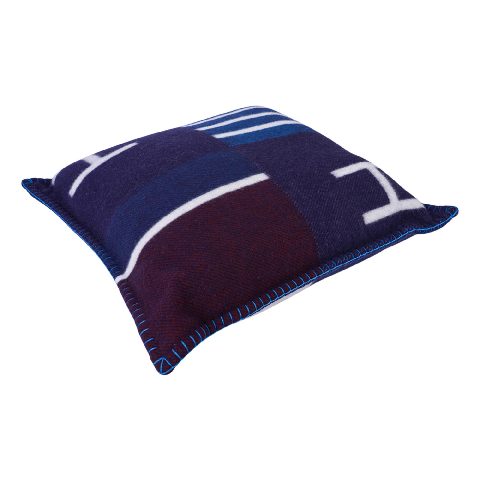 Hermes Cushion Avalon Vibration Blue Marine Small Model Throw Pillow Set of Two 4