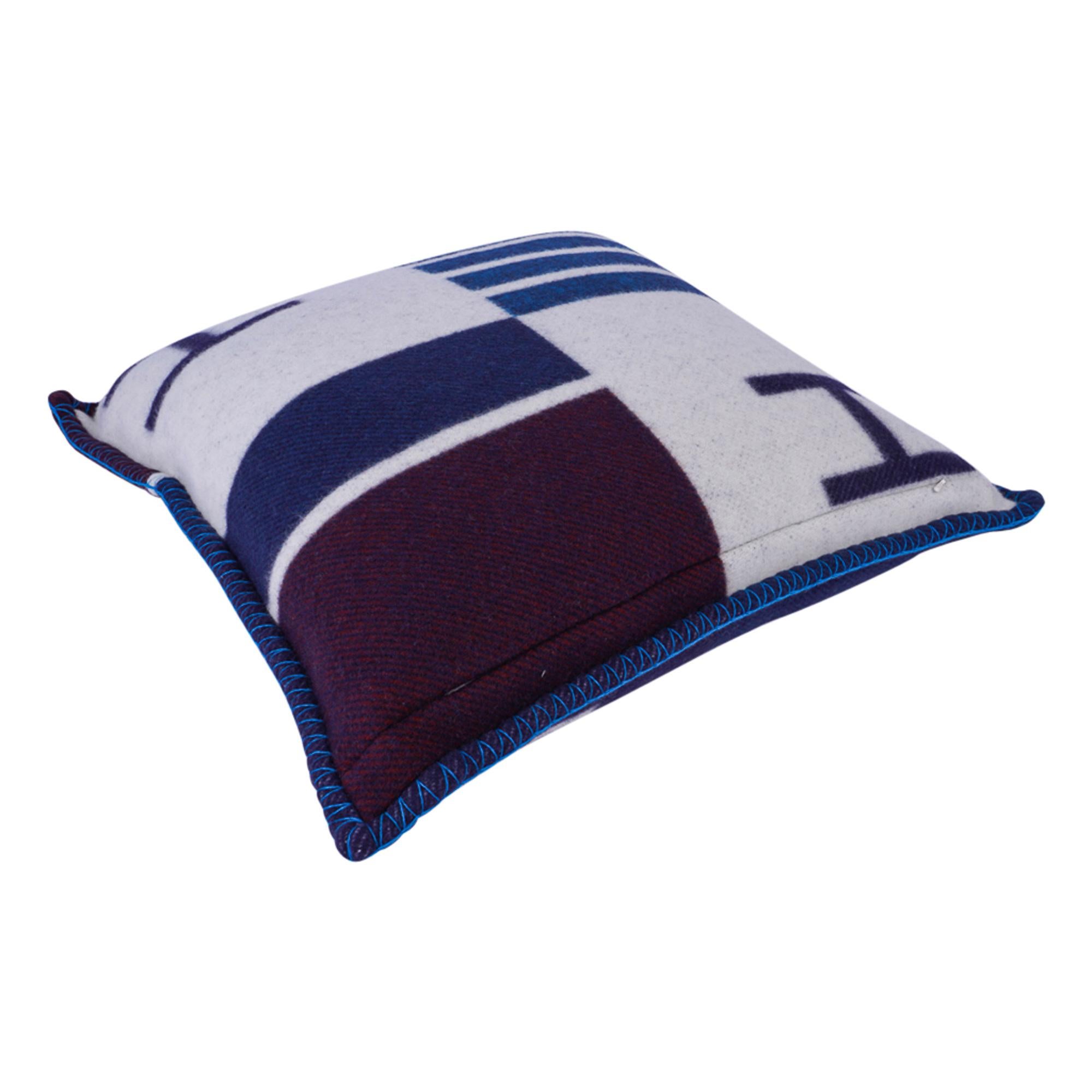 Hermes Cushion Avalon Vibration Blue Marine Small Model Throw Pillow Set of Two 5