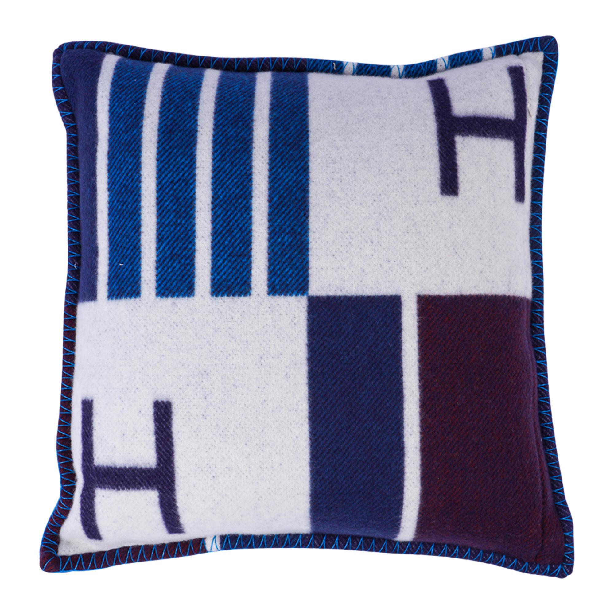 Hermes Cushion Avalon Vibration Blue Marine Small Model Throw Pillow Set of Two 1