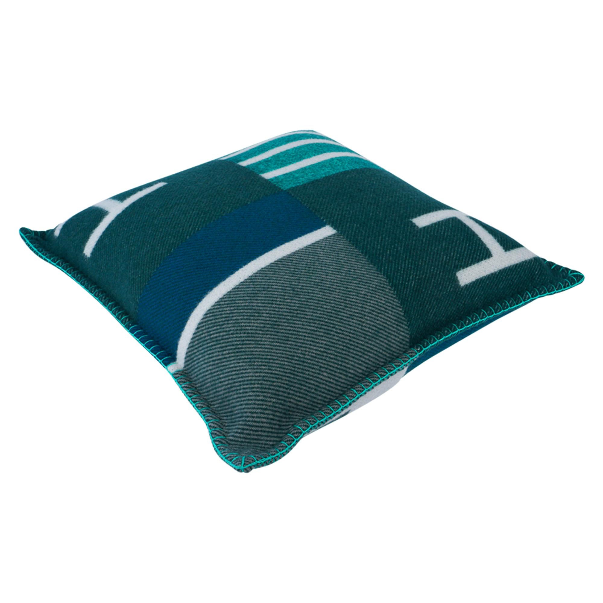 Hermes Cushion Avalon Vibration Vert Small Model Throw Pillow Set of Two 2