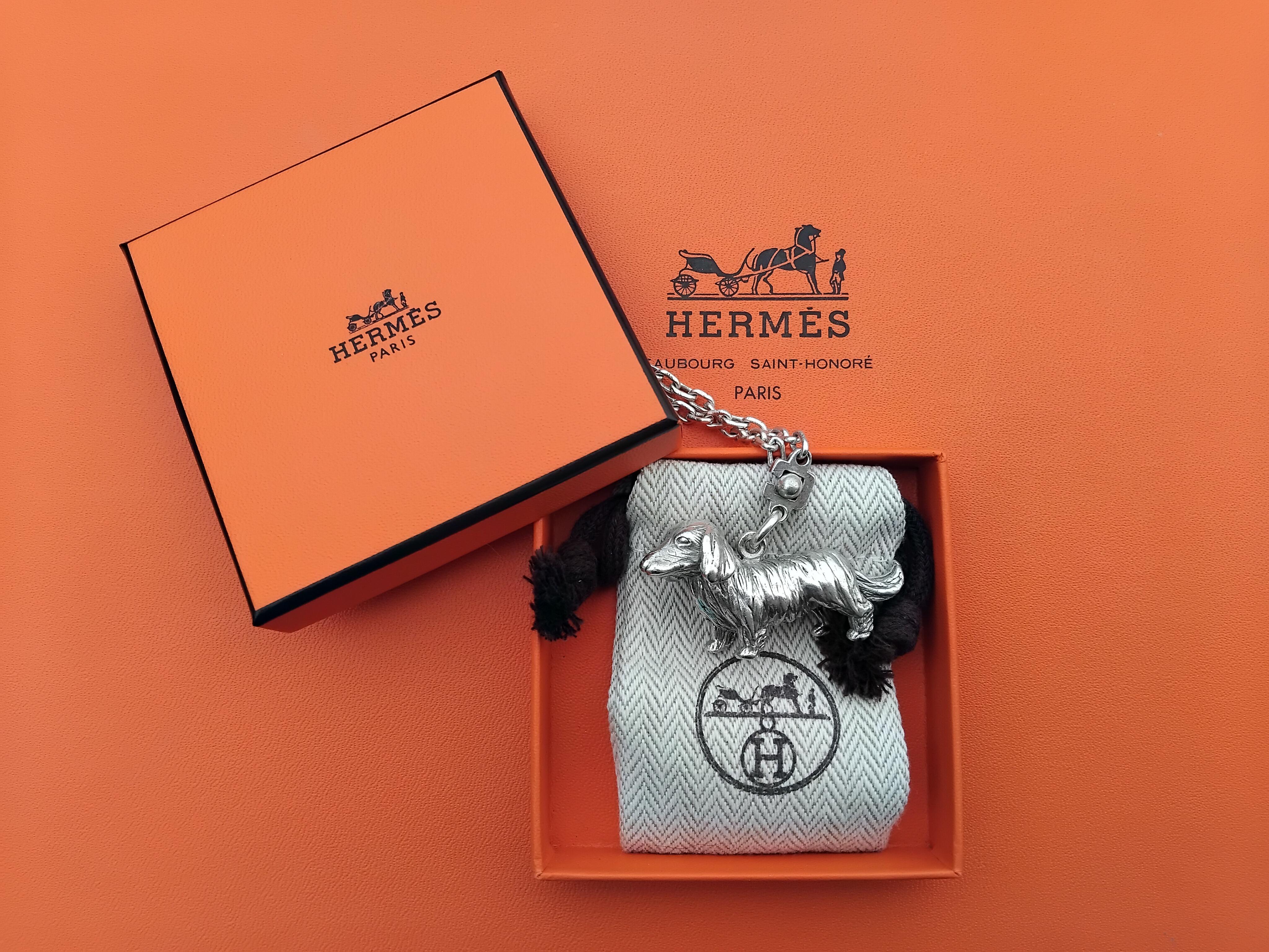 Hermès Bassotto a forma di cane Portachiavi Portachiavi Argento in vendita 11
