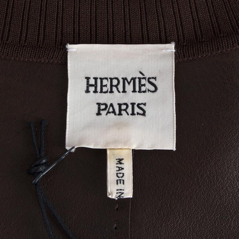 HERMES dark brown suede leather CROPPED BOMBER Jacket 42 L In Excellent Condition For Sale In Zürich, CH