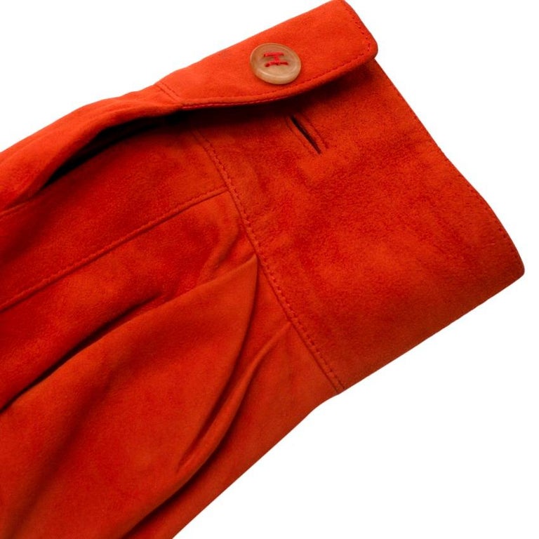 Hermès - Veste chemise boutonnée en daim corail foncé vintage - En vente  sur 1stDibs