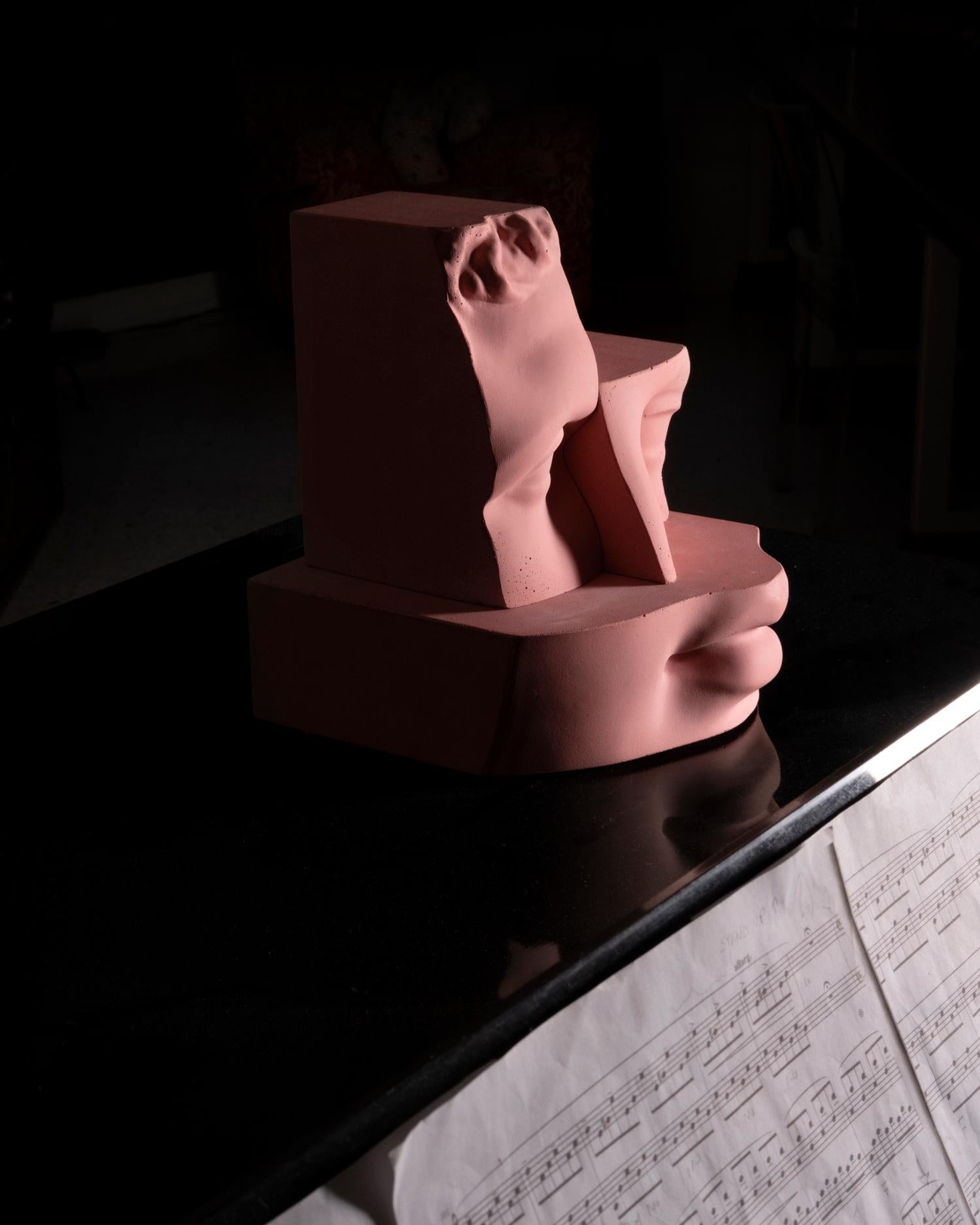 Hermes - Rose - Design Sculpture Paolo Giordano Concrete Cement Cast For Sale 2
