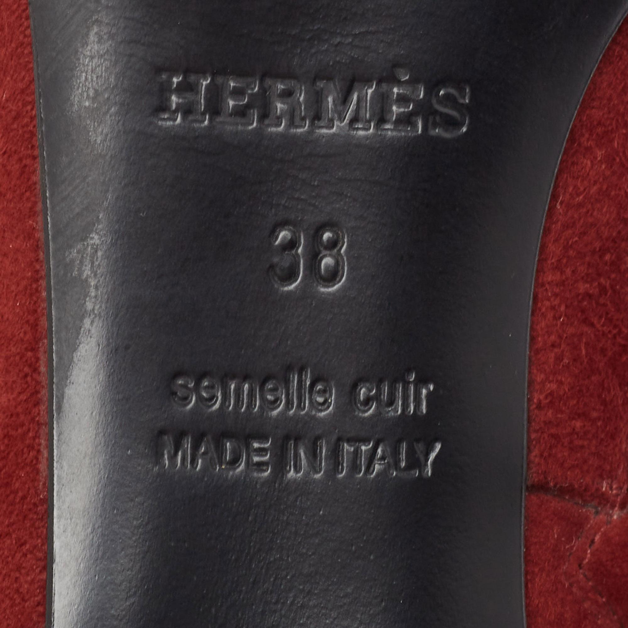 Hermès Bottines en daim rouge foncé Taille 38 en vente 4