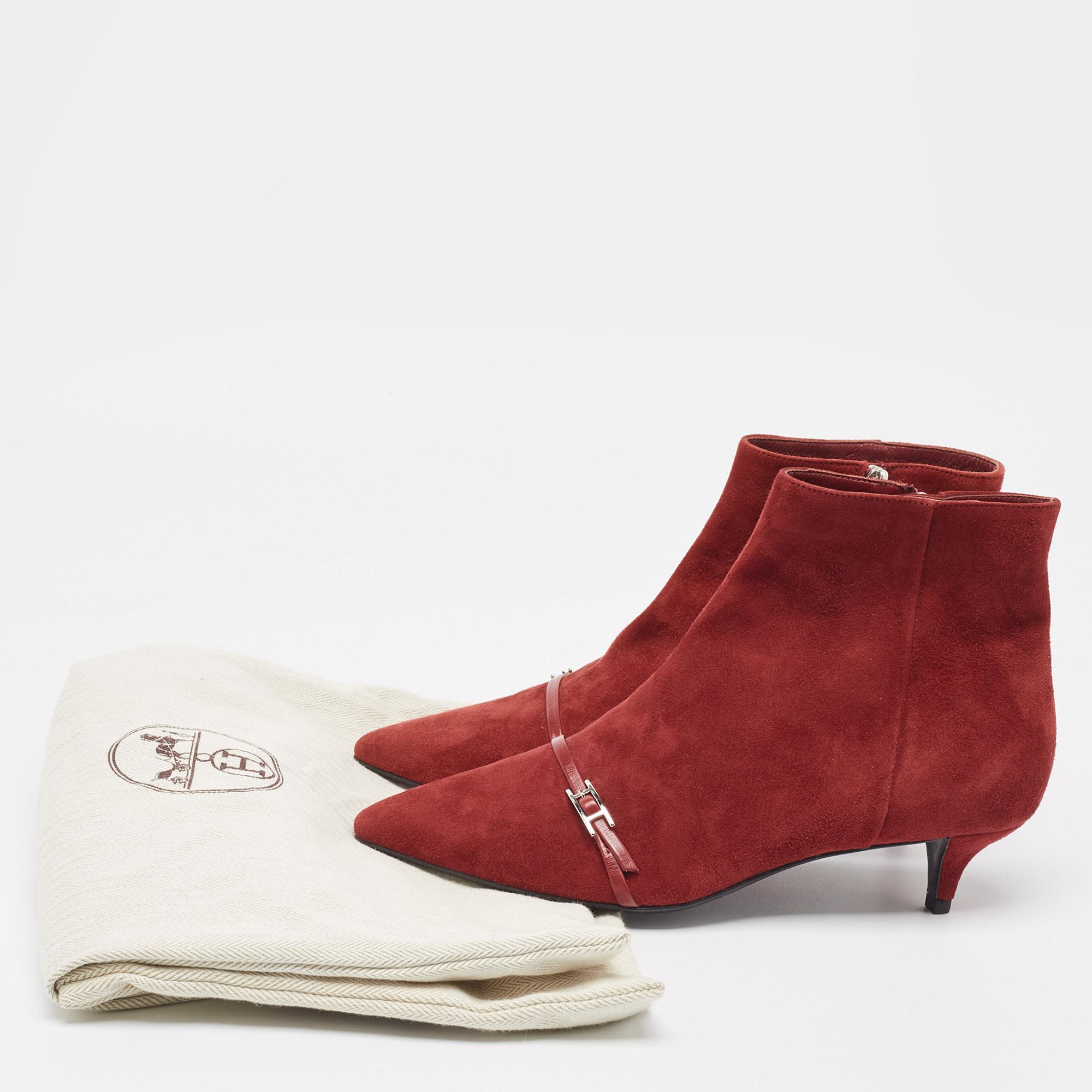 Hermès Bottines en daim rouge foncé Taille 38 en vente 5