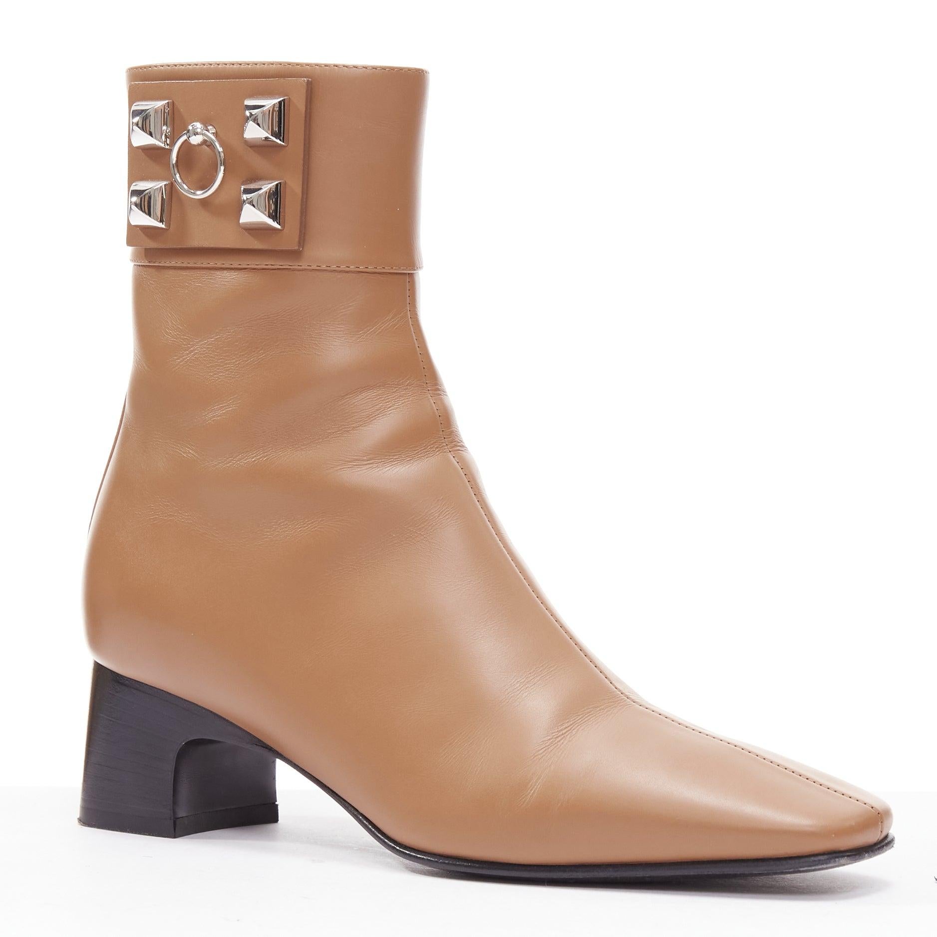 Hermès Decouverte 50 Beige Dore brown leather silver hardware ankle boots EU36
Reference: TGAS/E00001
Brand: Hermès
Model: Decouverte 50
Material: Leather
Color: Brown, Silver
Pattern: Solid
Closure: Zip
Lining: Brown Leather
Extra Details: These