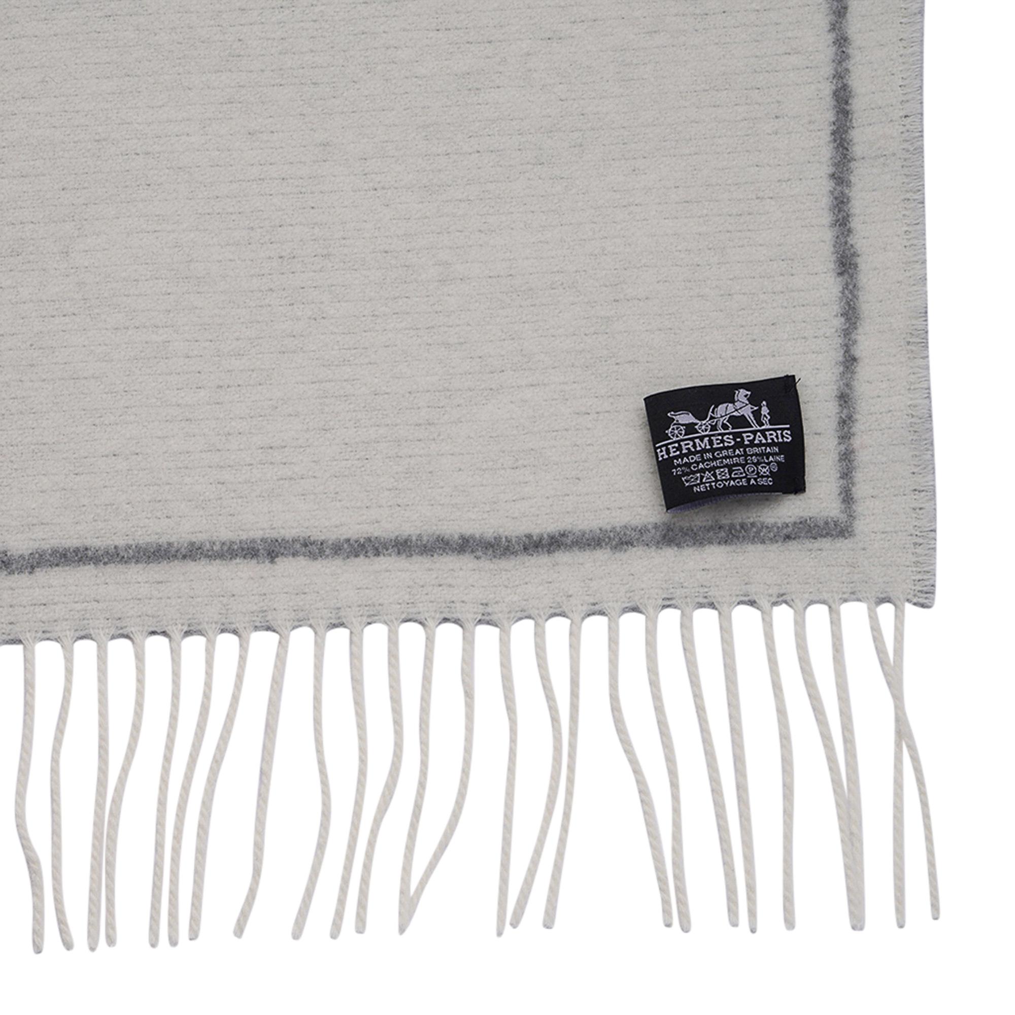 Hermes Della Cavalleria Favolosa Blanket Gris / Ecru New For Sale 4