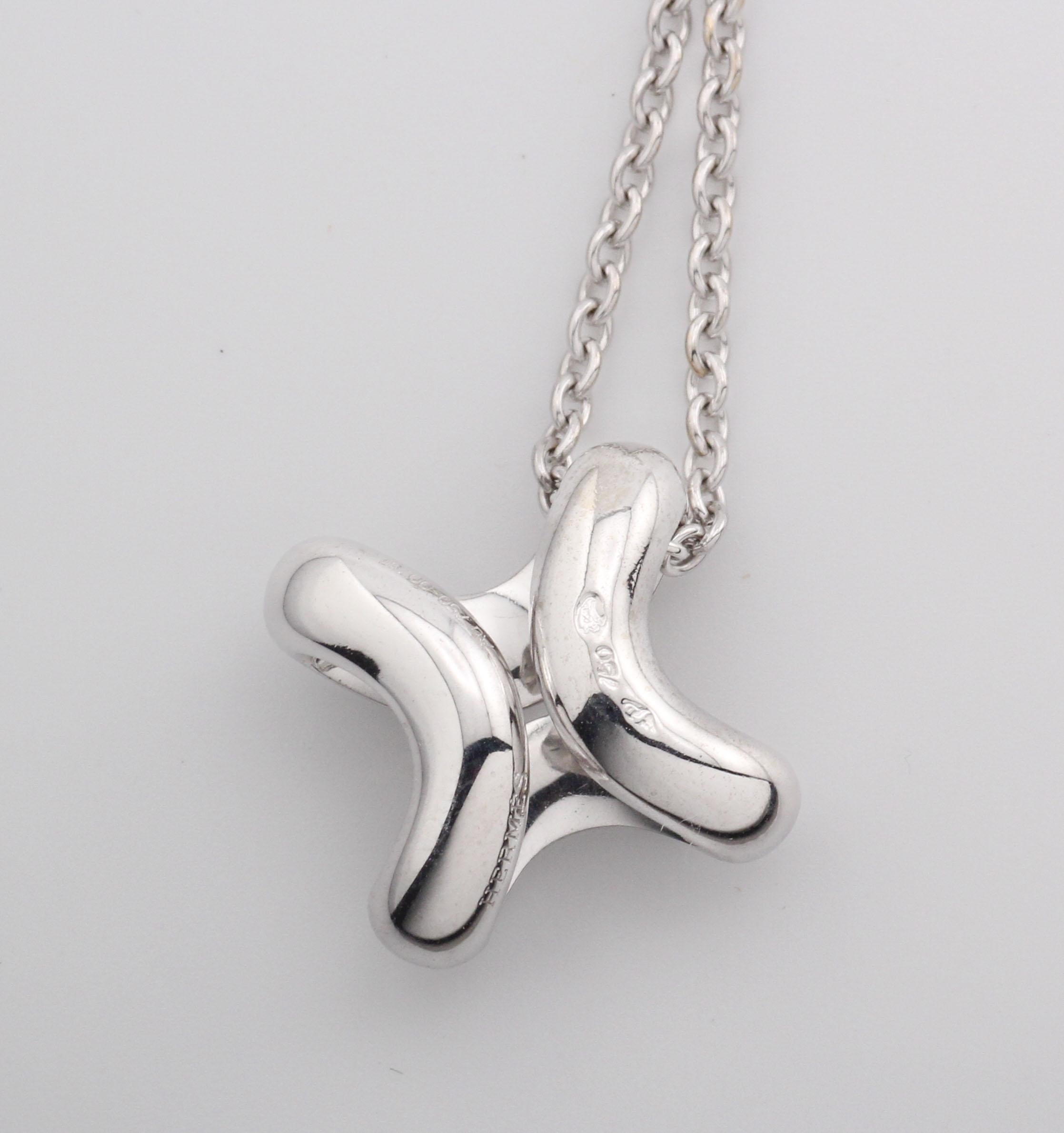 Taille brillant HERMES Collier Croix en or blanc 18k avec diamants en vente