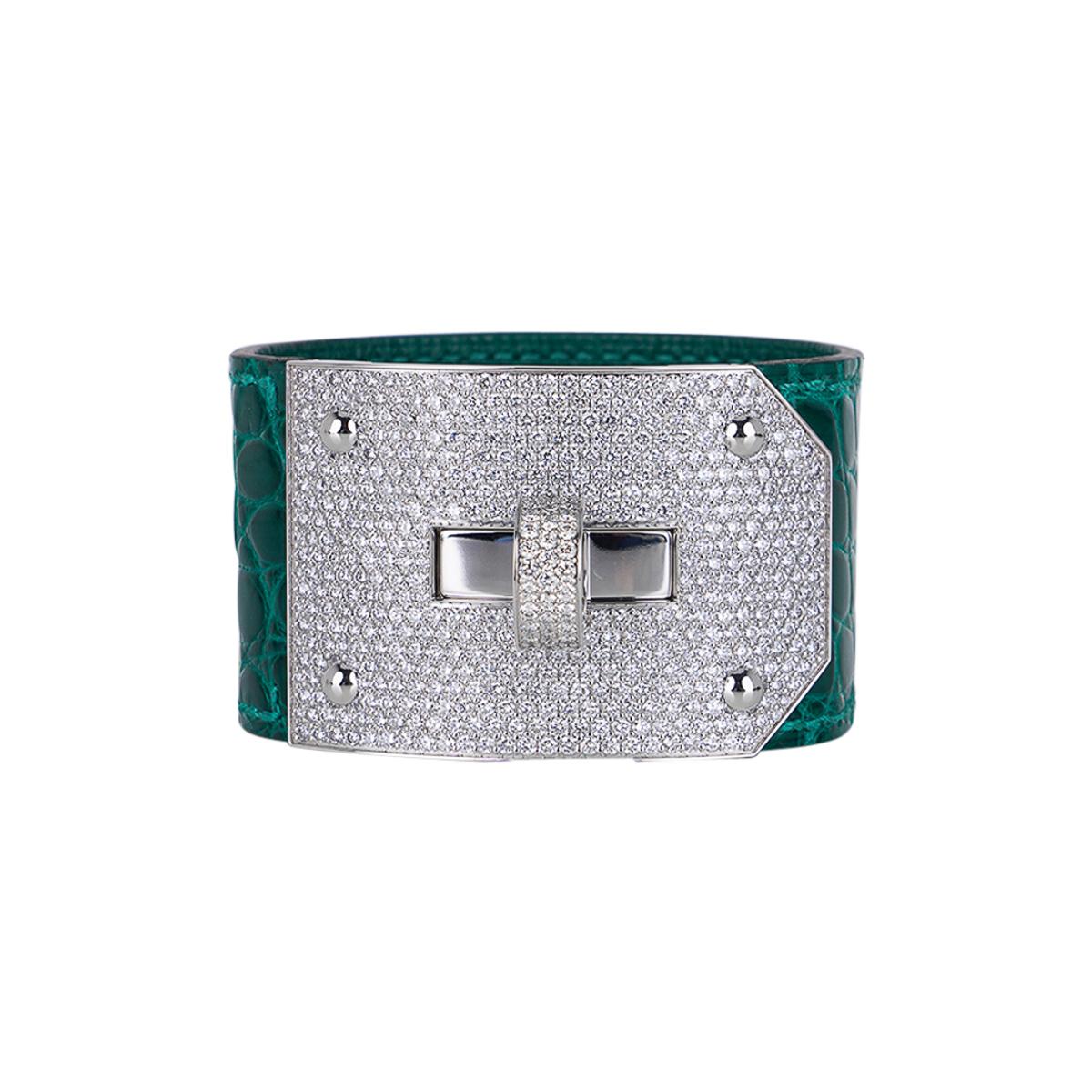 Hermès Bracelet manchette Kelly en or blanc 18 carats avec 5 breloques interchangeables et diamants en vente 4