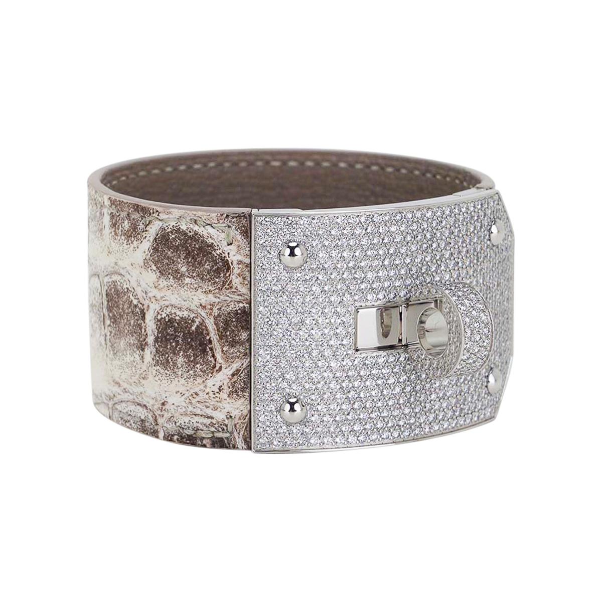 Taille brillant Hermès Bracelet manchette Kelly en or blanc 18 carats avec 5 breloques interchangeables et diamants en vente