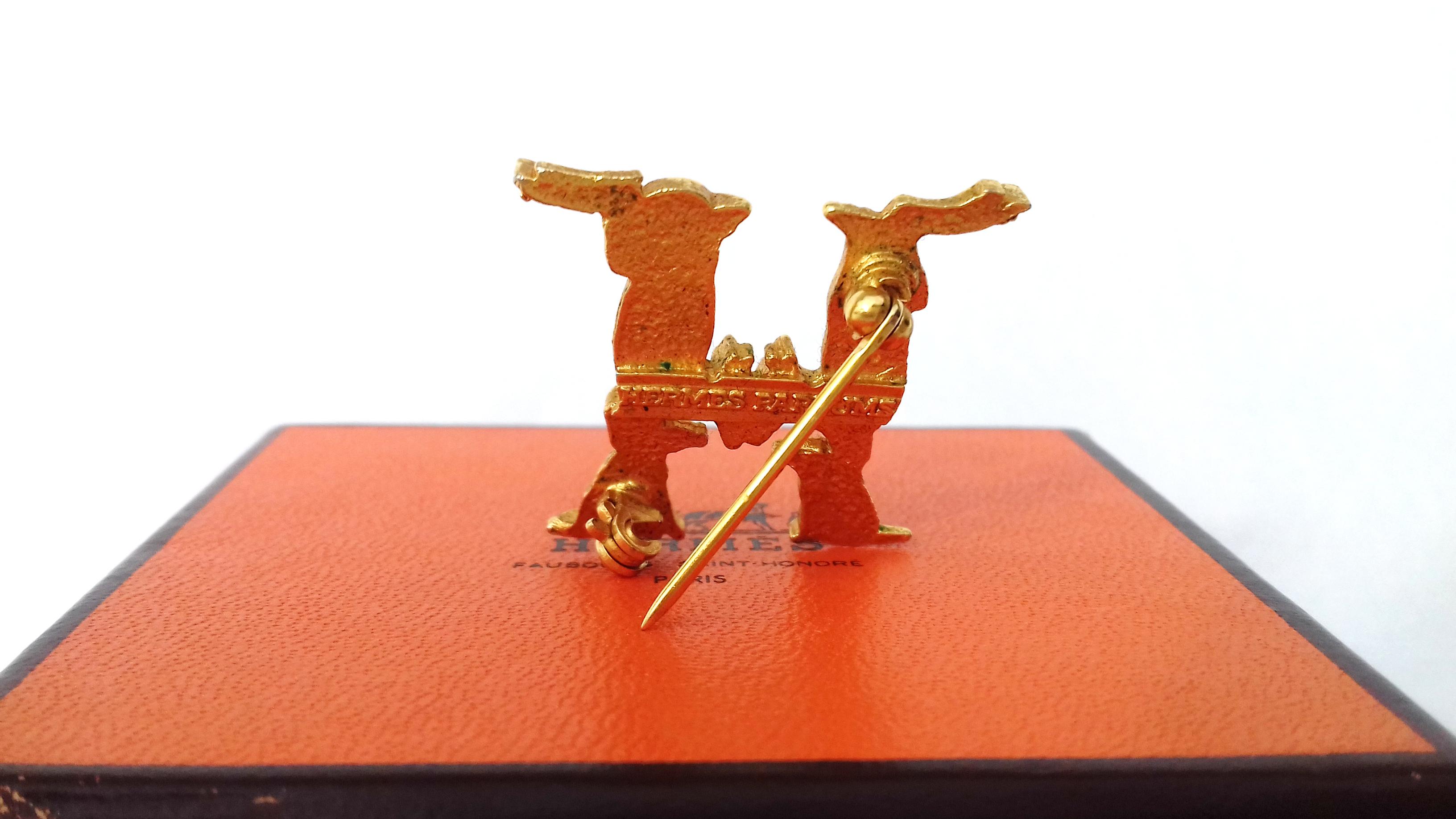 Hermès Doe and Dog Forming an H Brooch in Golden Metal  6