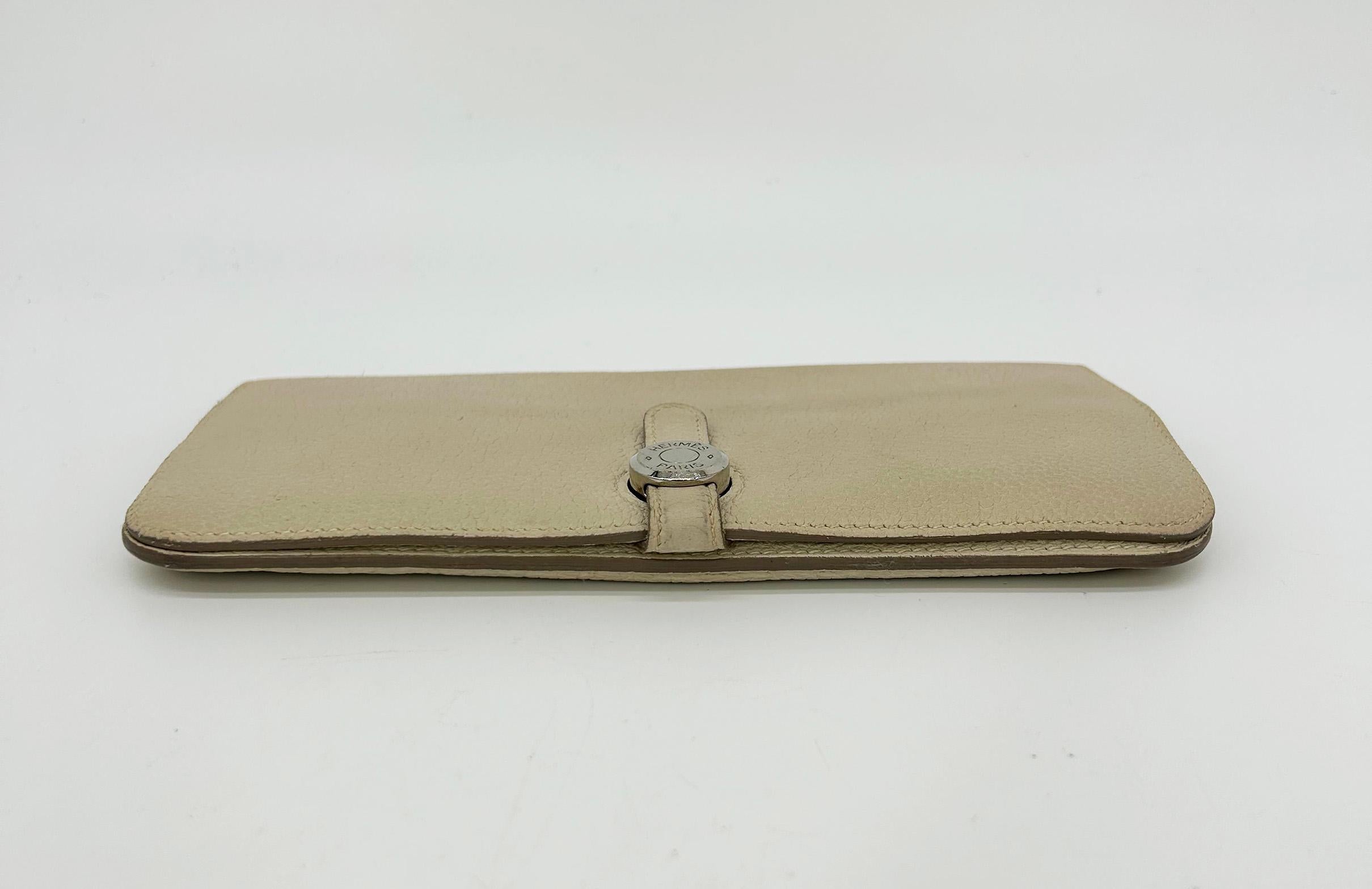 De las mujeres Hermes Dogon Beige Clemence Billetera Bi Fold Piel en venta