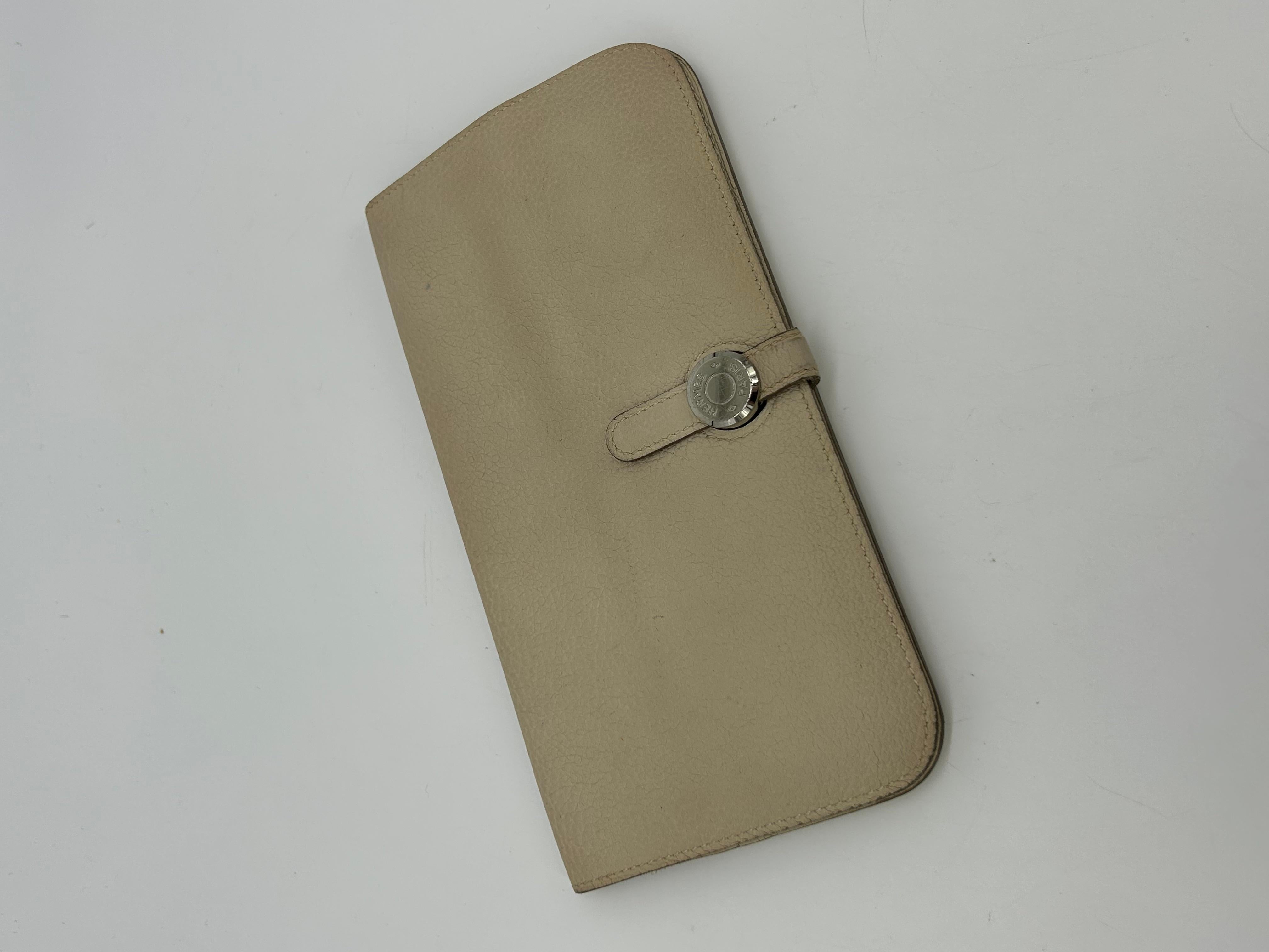 Hermes Dogon Beige Clemence Billetera Bi Fold Piel en venta 2