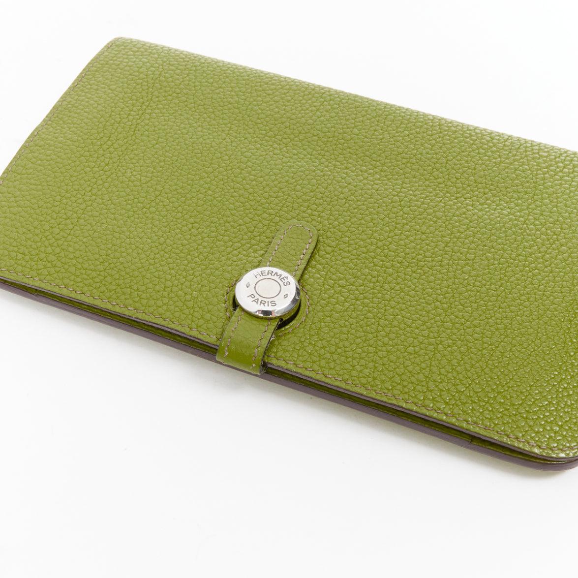 HERMES Dogon Duo vert togo cuir PHW boucle à travers long portefeuille Pour femmes en vente