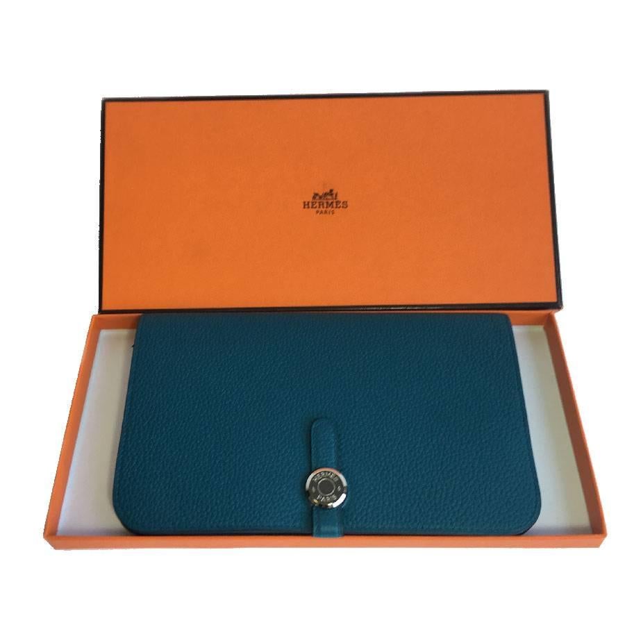HERMES Dogon Duo Wallet Large Model Blue Togo Leather lined in Lambskin 10