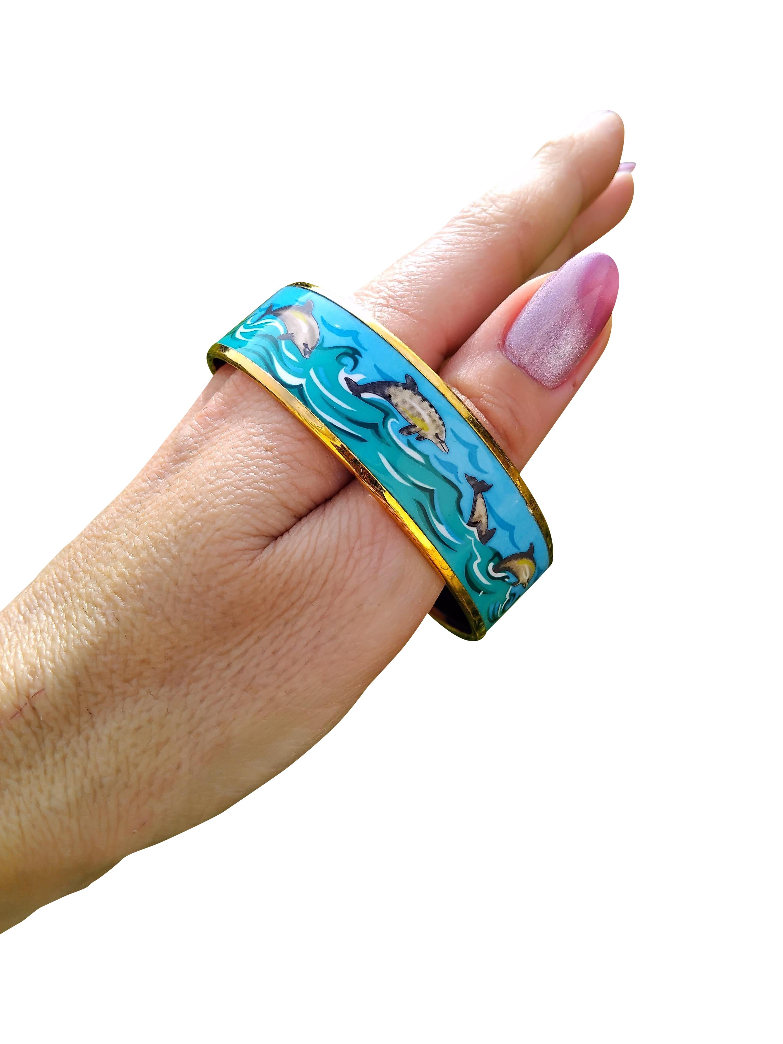 Hermès Dolphins Print Enamel Bracelet Ghw Size 70 For Sale 8