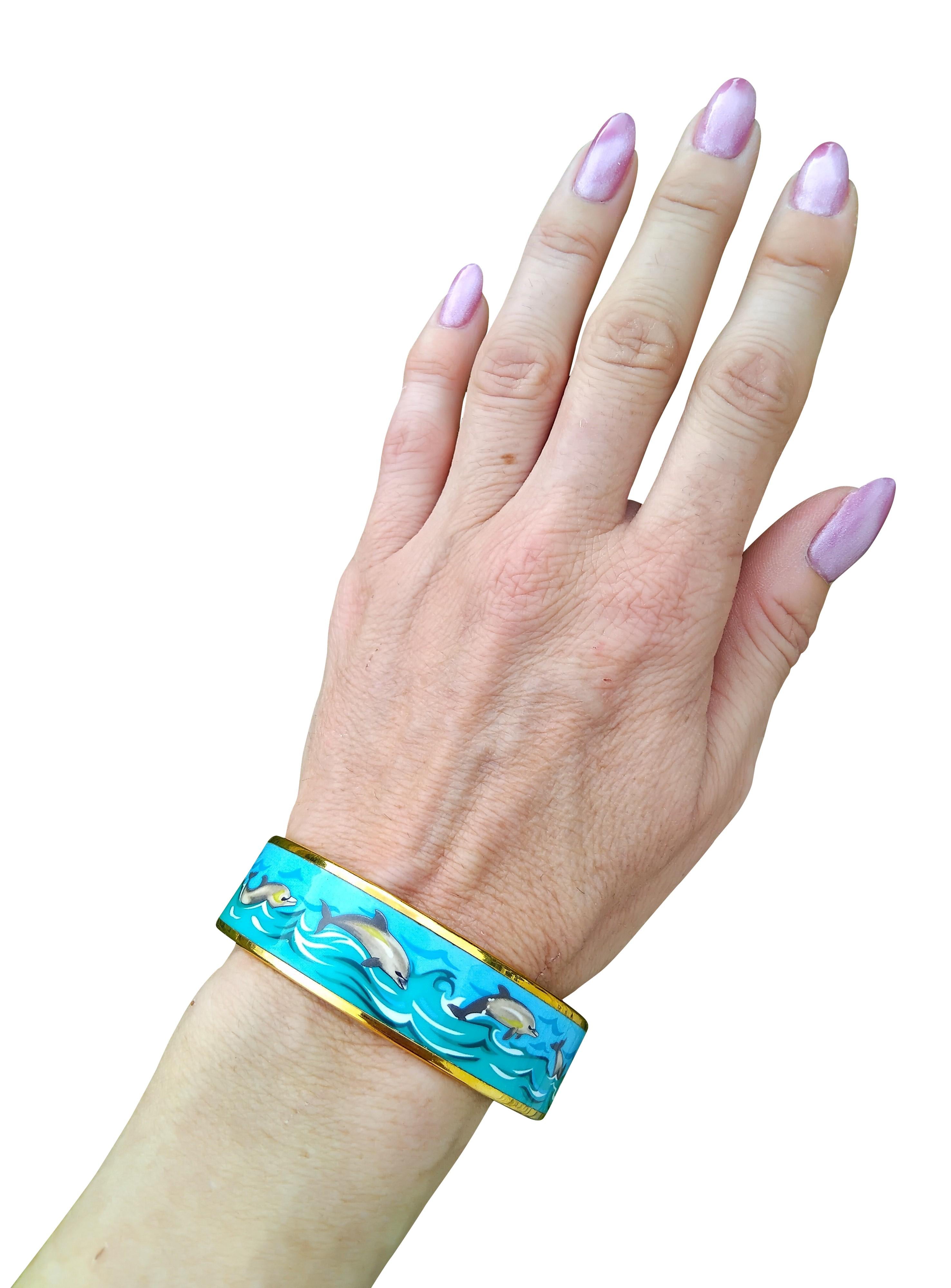 Hermès Dolphins Print Enamel Bracelet Ghw Size 70 For Sale 10