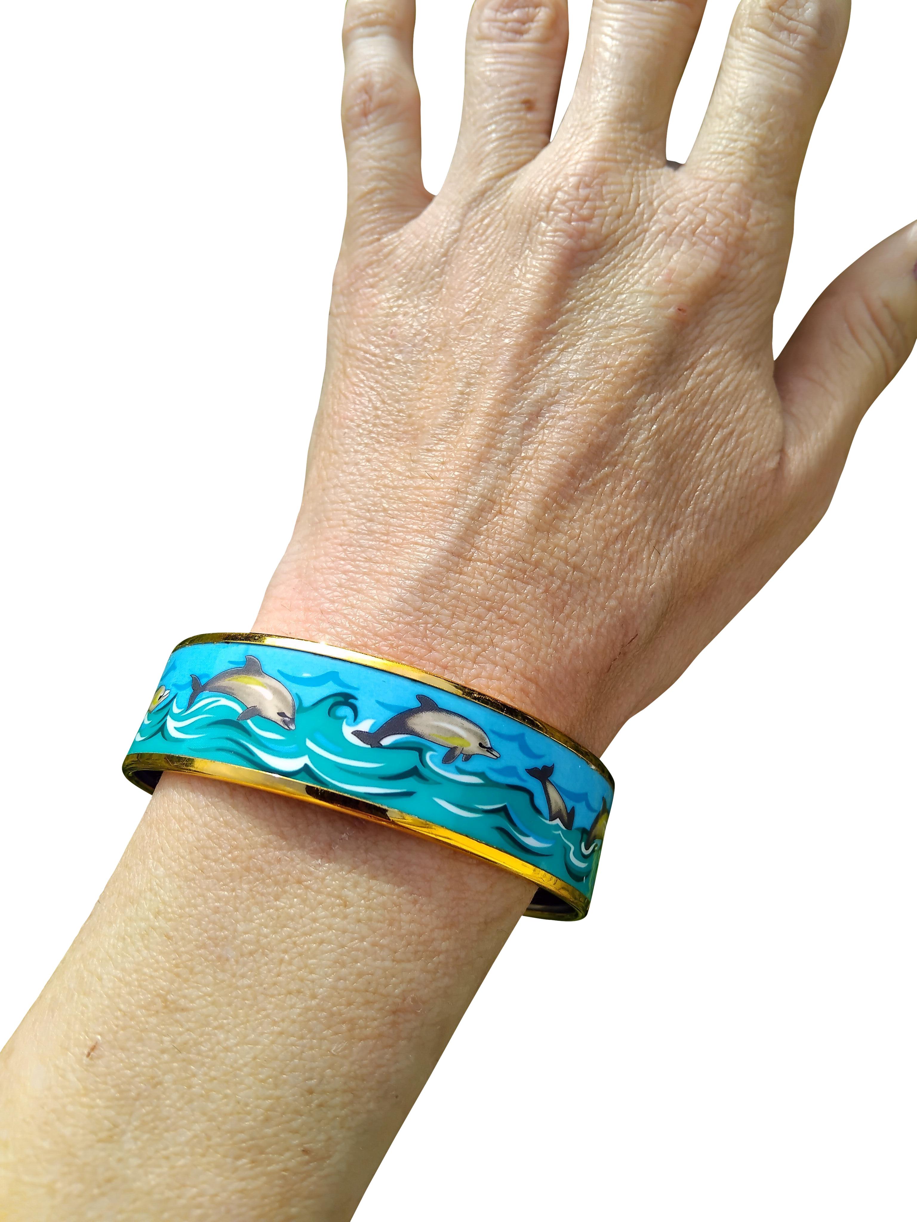 Hermès Dolphins Print Enamel Bracelet Ghw Size 70 For Sale 3